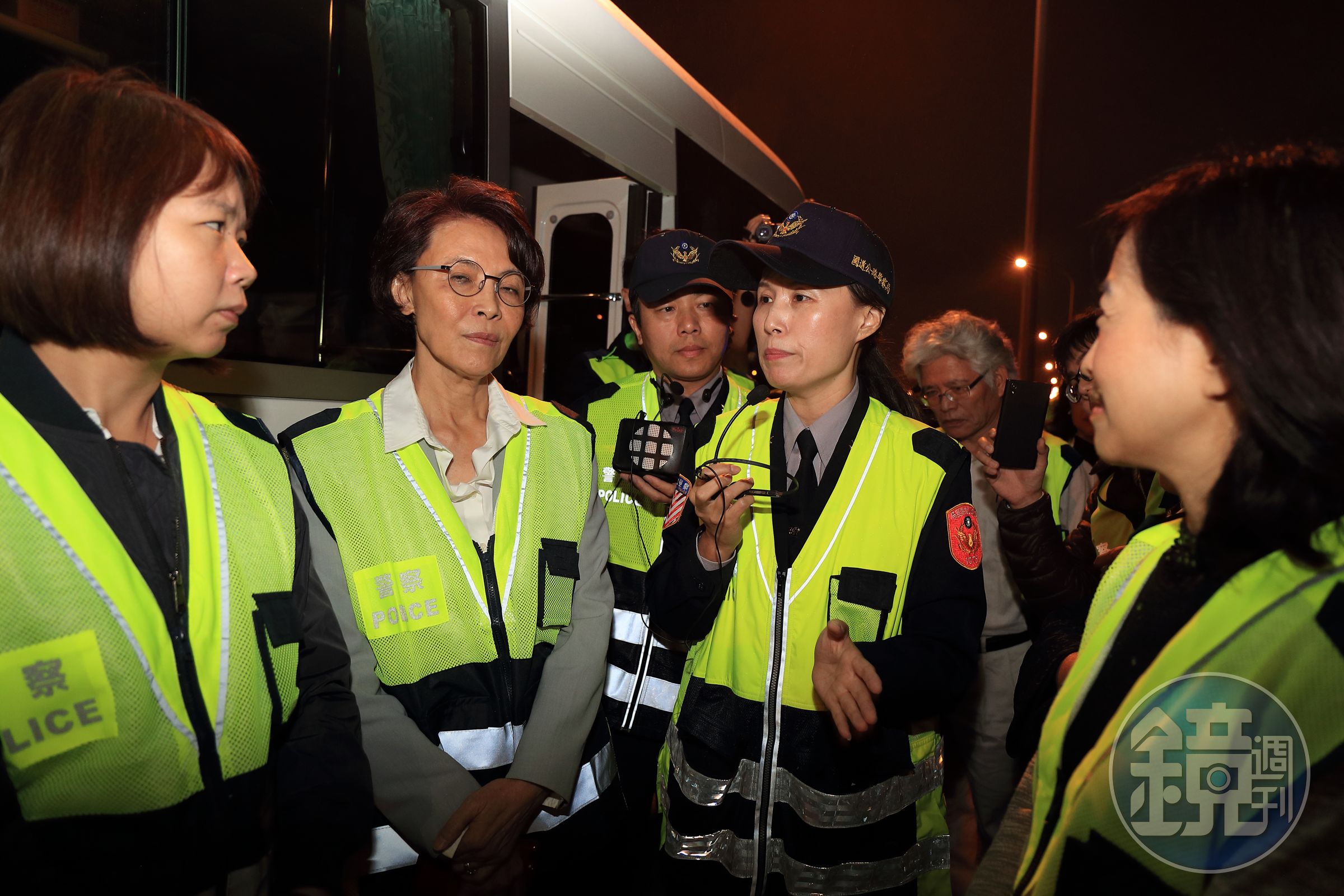 民意代表和官員昨日親上國道，體會國道警察辛苦後，終於推動危險津貼發放。（國道警察局提供）