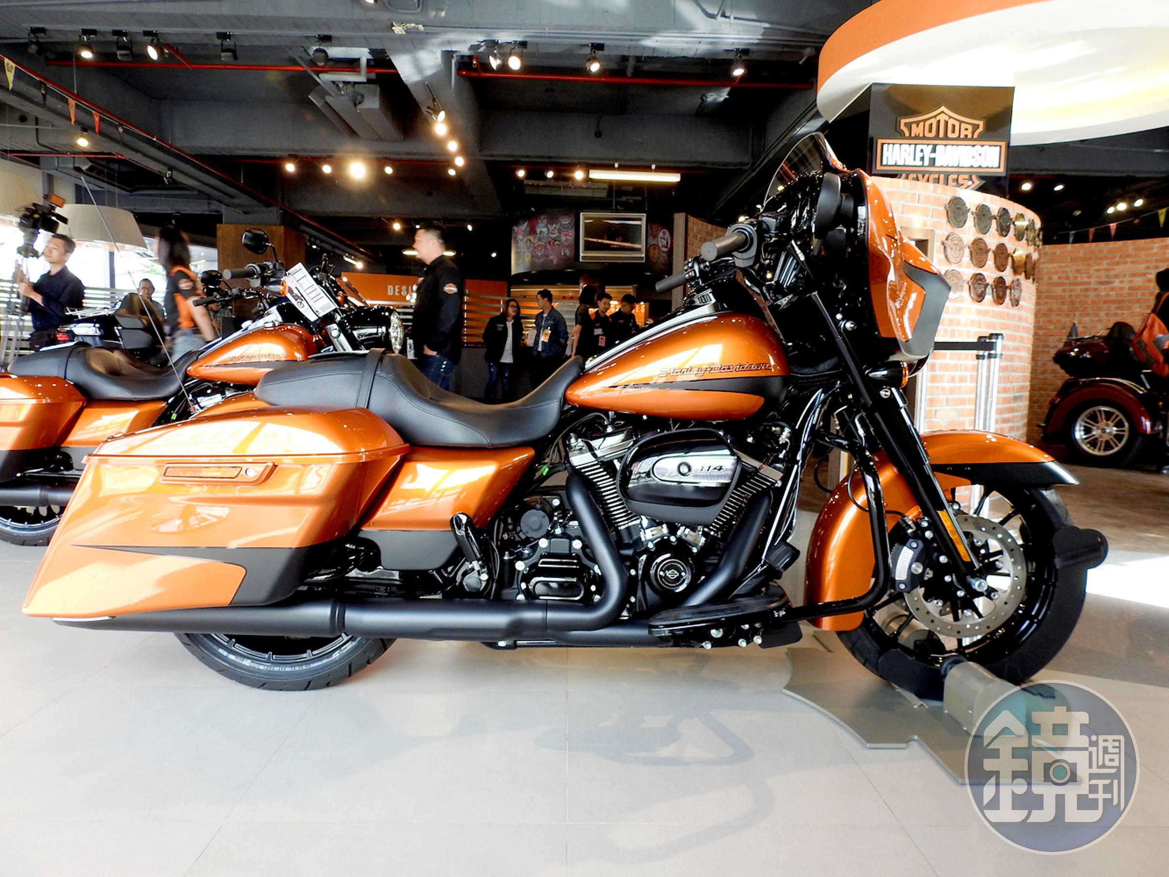 Touring巡航車款全新升級Milwaukee EightTM 114引擎。