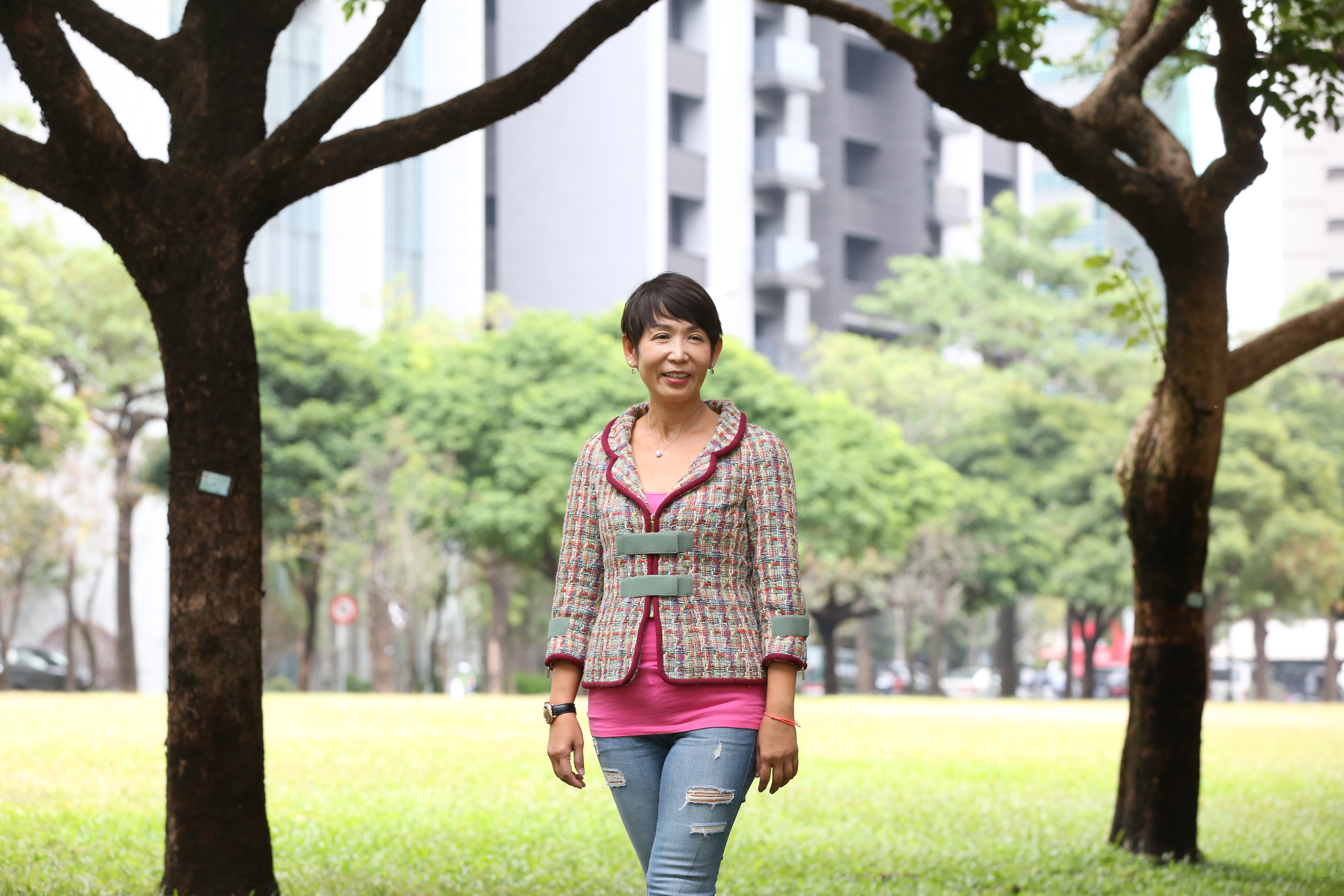 馬雅芬對茶飲情有獨鍾，除管理中區50嵐213間門市，另創KOI Thé手搖茶飲品牌，在海外擁327間直營門市，2大事業體年收65億元，穩坐手搖飲女王寶座。