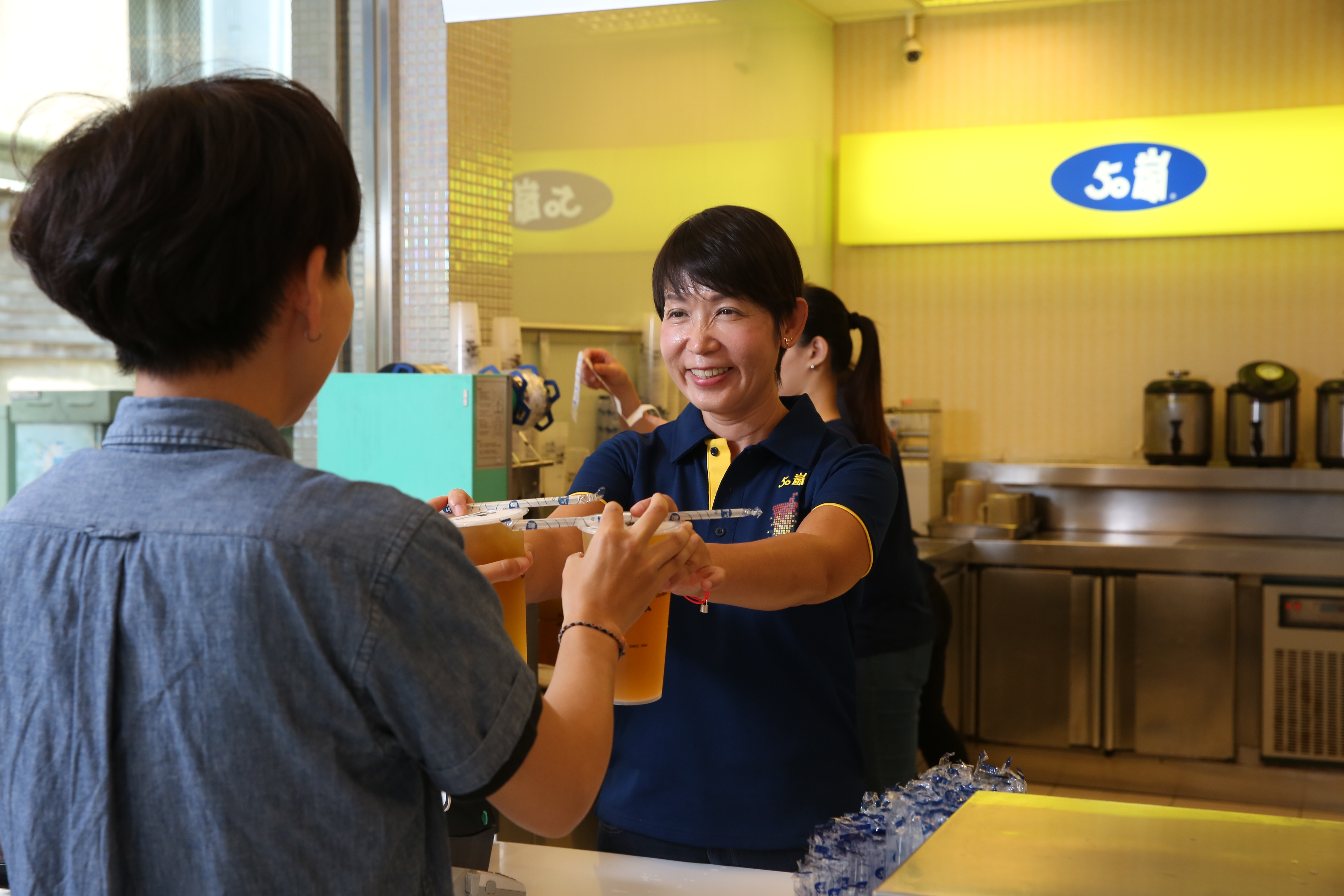 泡一杯好茶給客人是馬雅芬自創業以來，維持16年不變的核心價值。