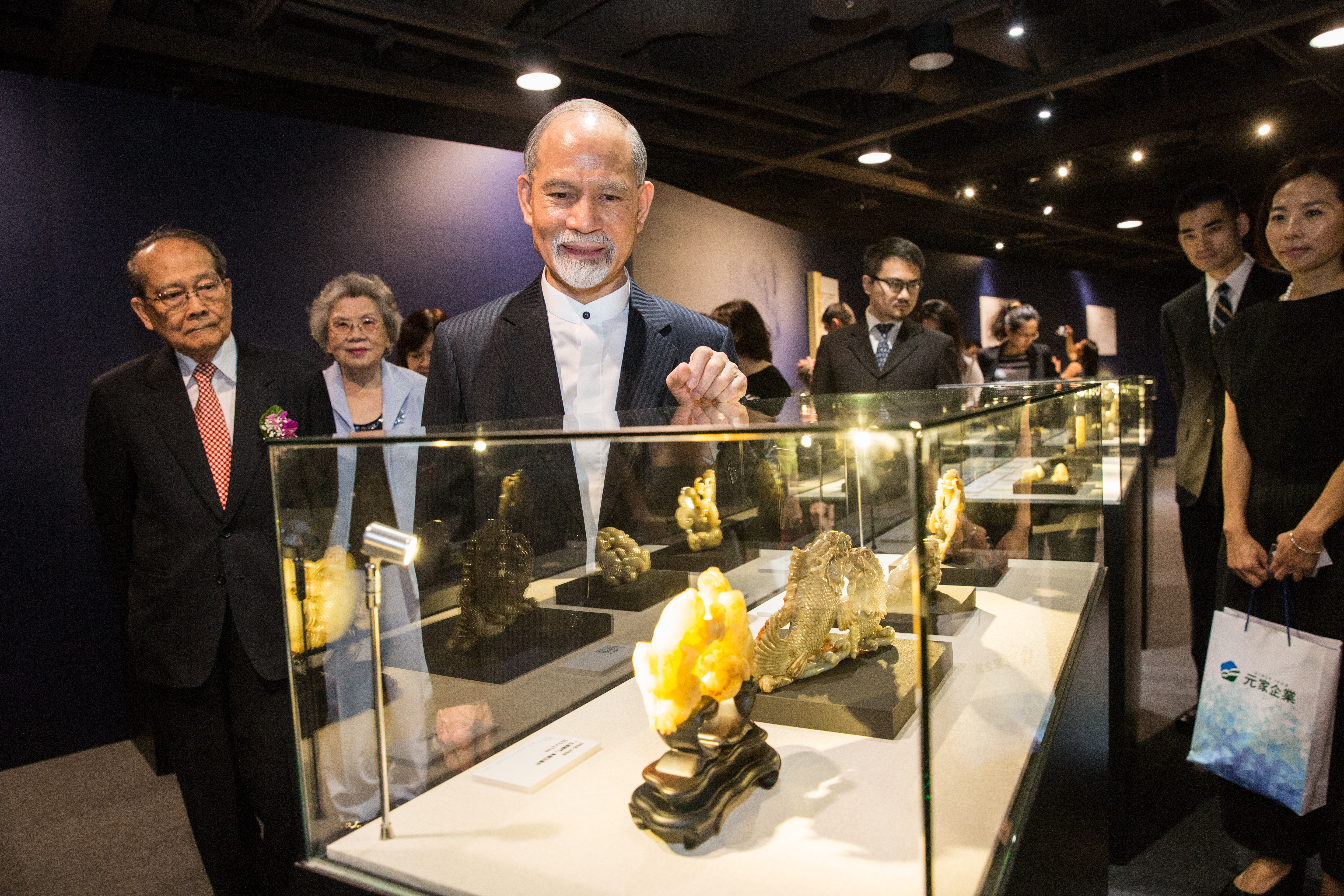 顏元博手上有上千件魚形玉器，日前還自己辦展。