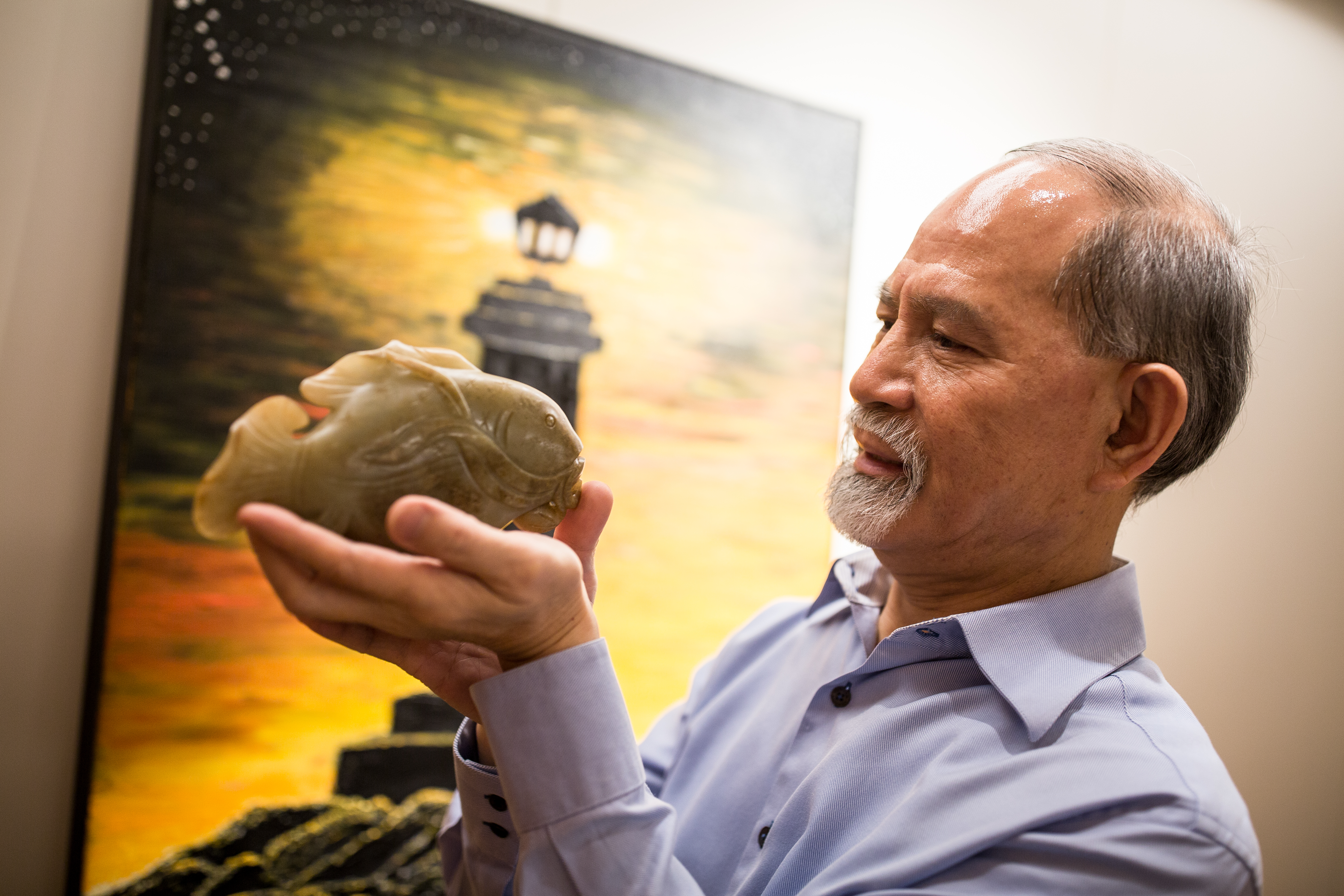 顏元博一生與魚為伍，現在醉心古代玉魚收藏。