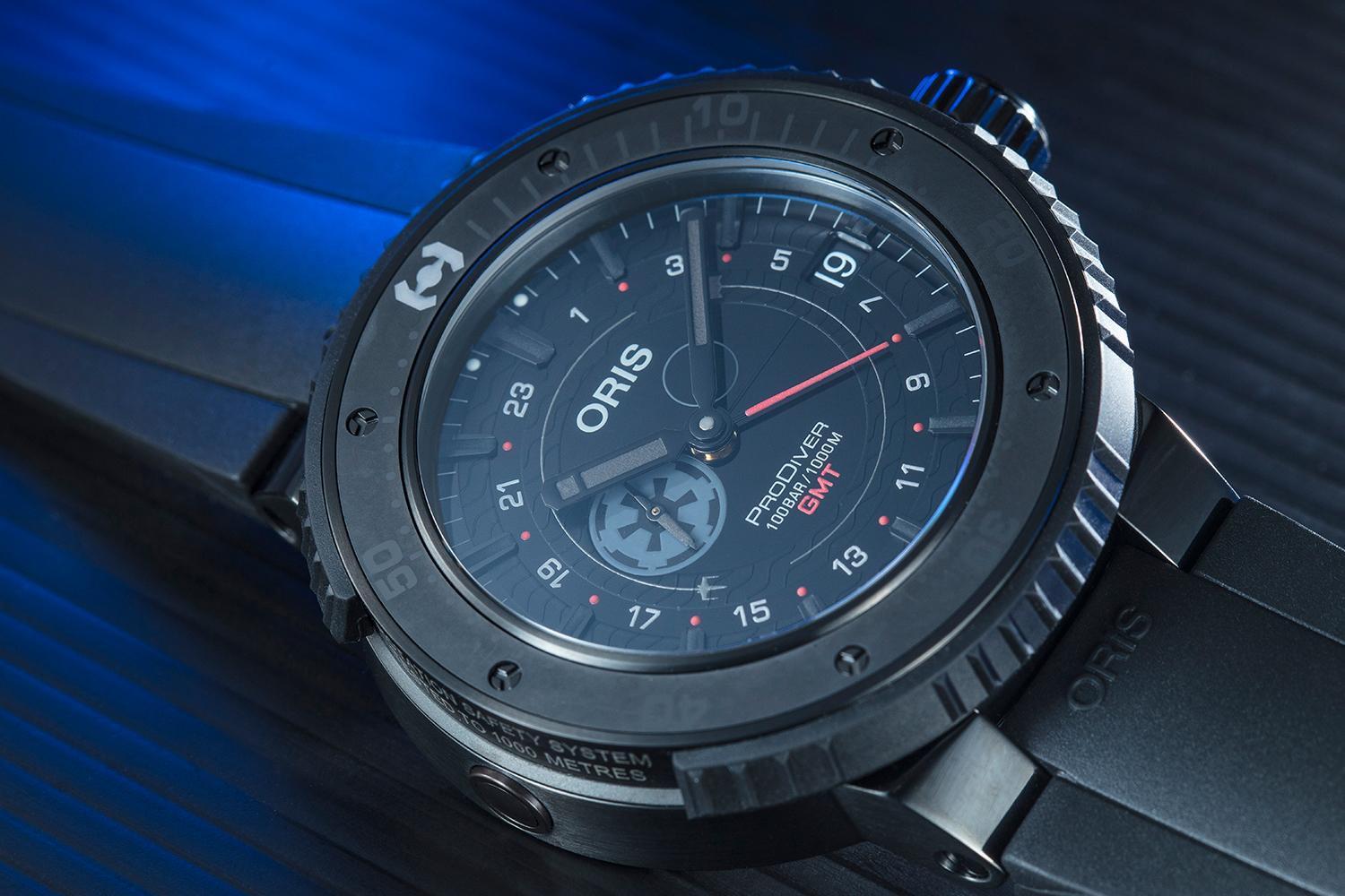ORIS Darth Vader星際大戰限量錶，以黑武士為主題，錶款則是ProDiver為基礎，面盤上藏著許多星戰元素，你發現了幾個？