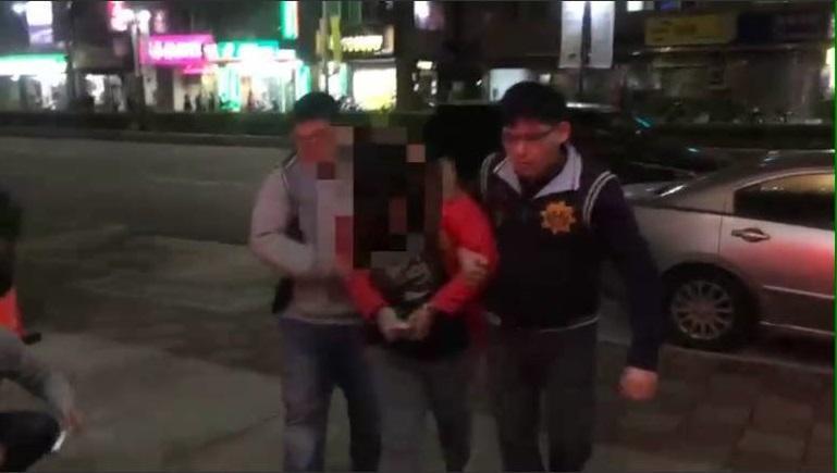 行蹤不明的保母在警方曉以大義下,坦承以硬物攻擊7個月大男嬰腦部。(翻攝畫面)