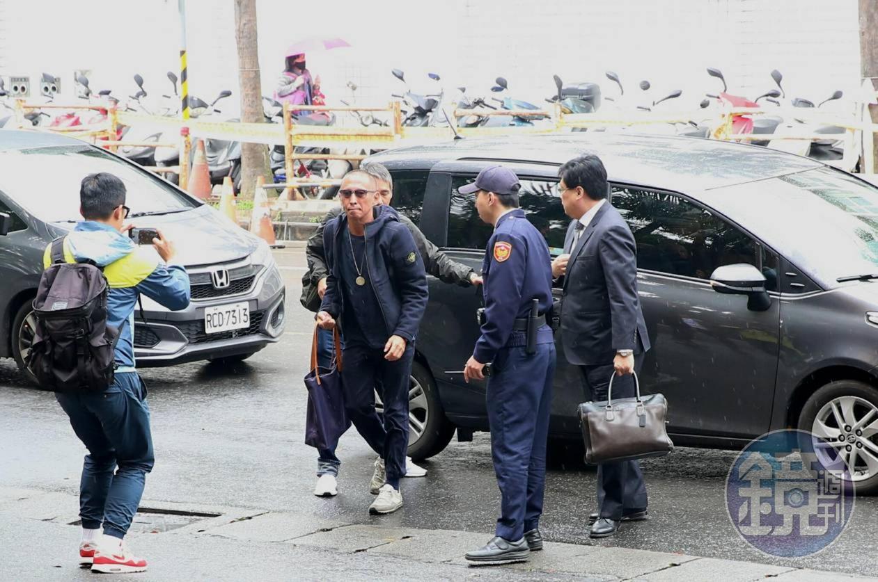 導演鈕承澤「豆導」被控性侵案,台北地檢署傳喚他到案說明。