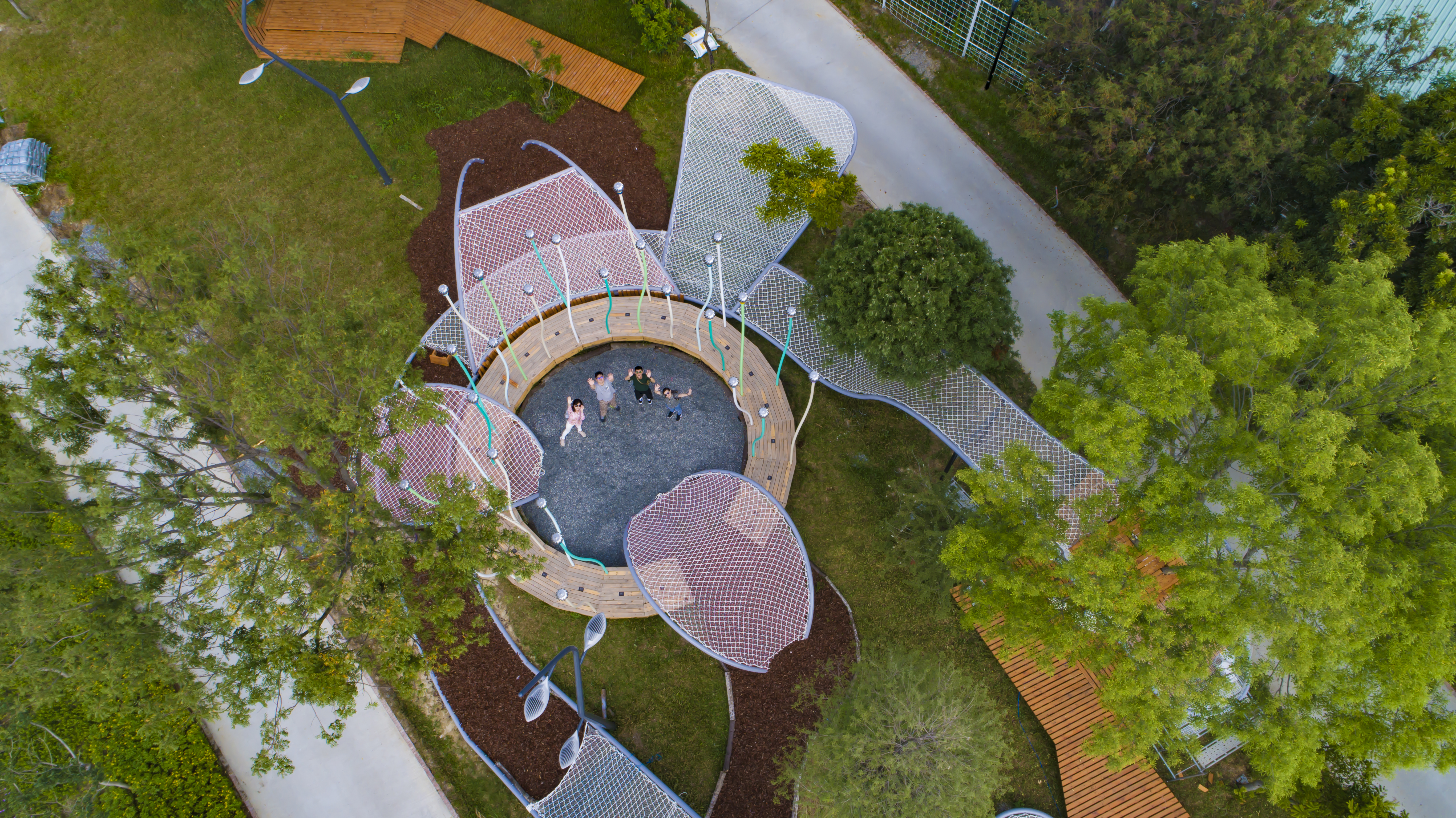 豐原葫蘆墩園區第五區融入「大地的調色盤」，打造親子同樂的大地遊具。（台中市政府提供）