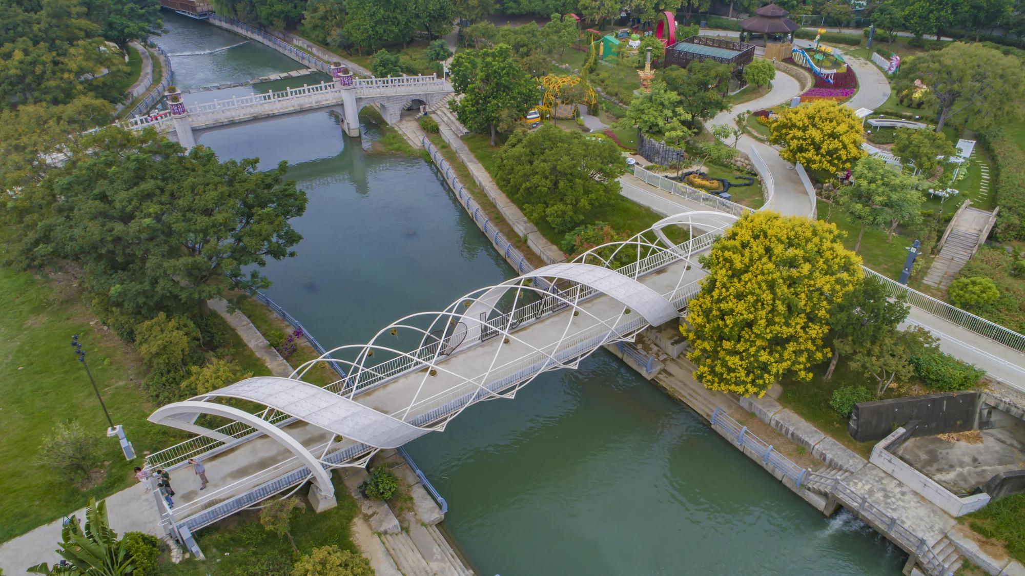 豐原葫蘆墩園區結合了水岸與花卉,依原有公園區塊分為五大展區主題。(台中市政府提供)
