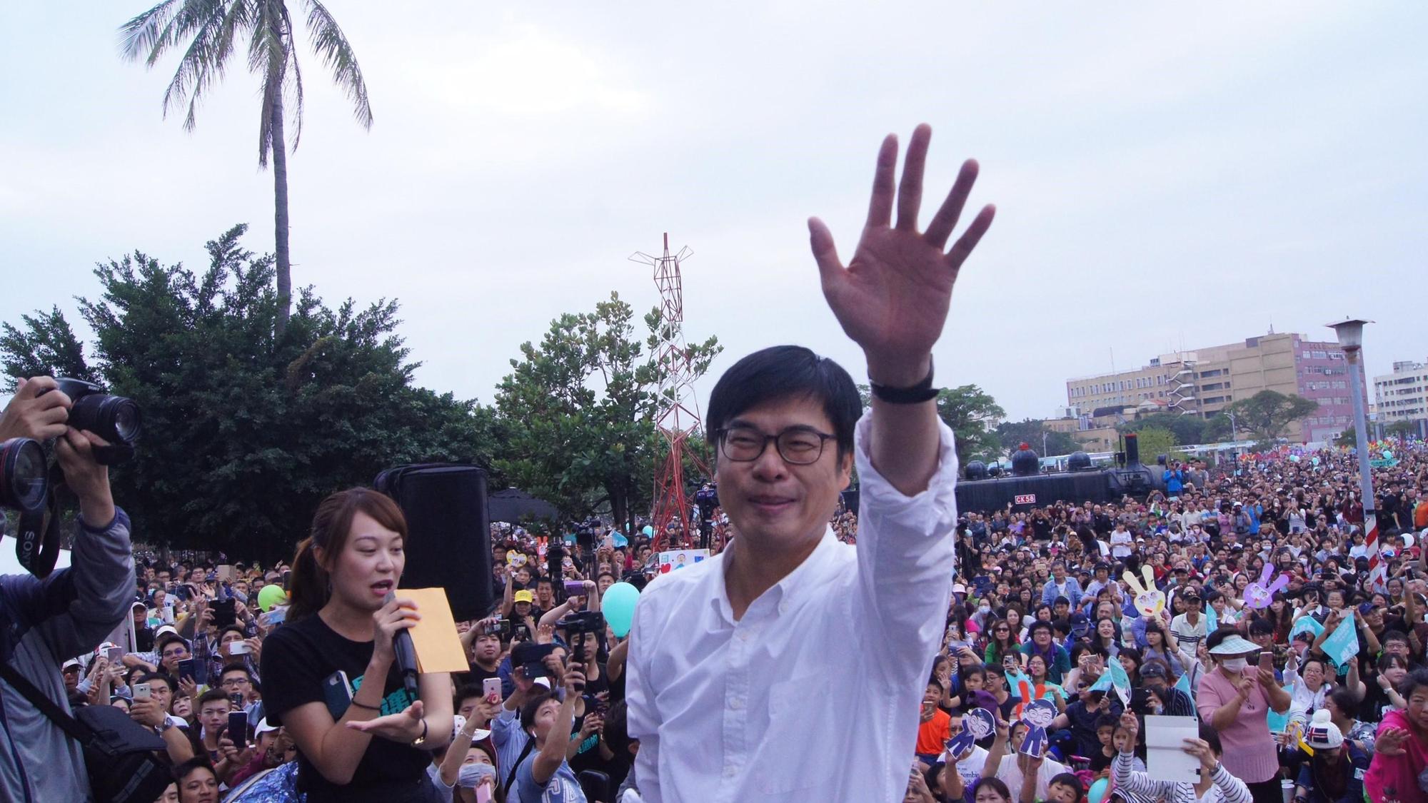競選高雄市長失利的陳其邁傳出被勸進參選黨主席,圖為8日他舉辦的咖啡音樂會。(陳其邁辦公室提供)
