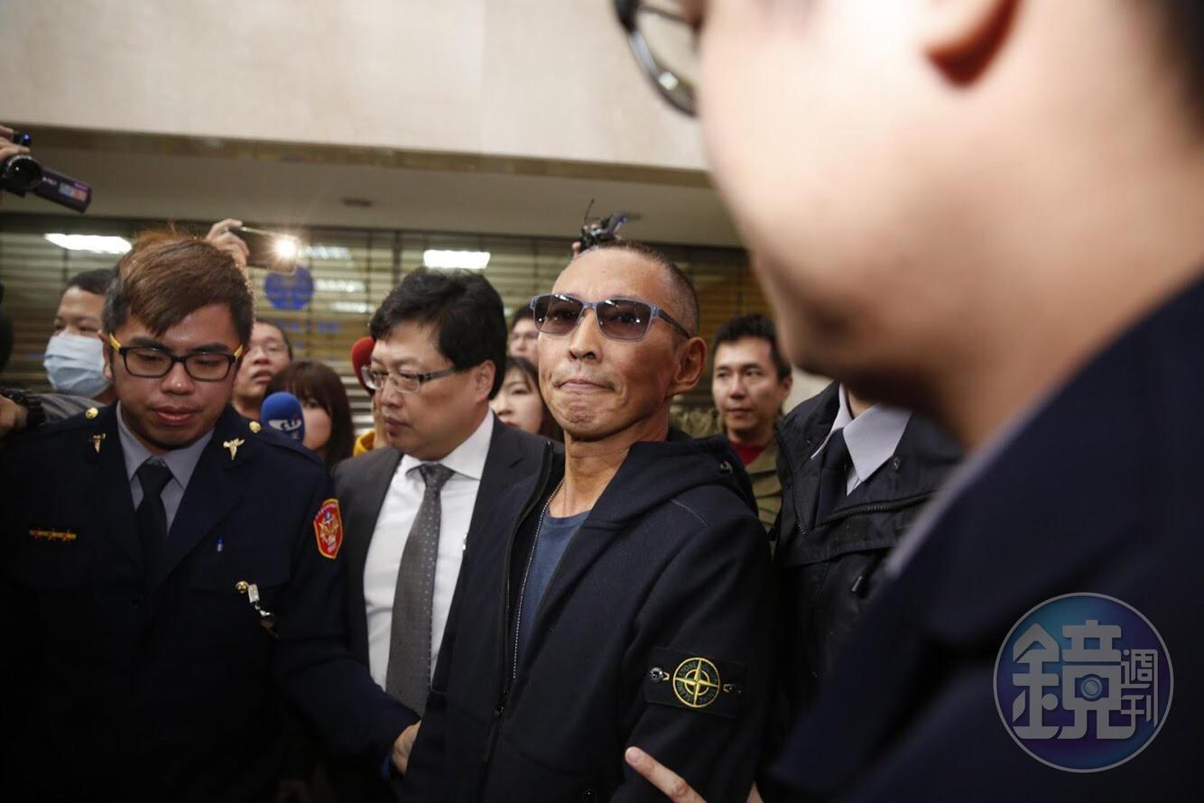 鈕承澤性侵事件越演越烈，今（10日）早他赴北檢應訊。