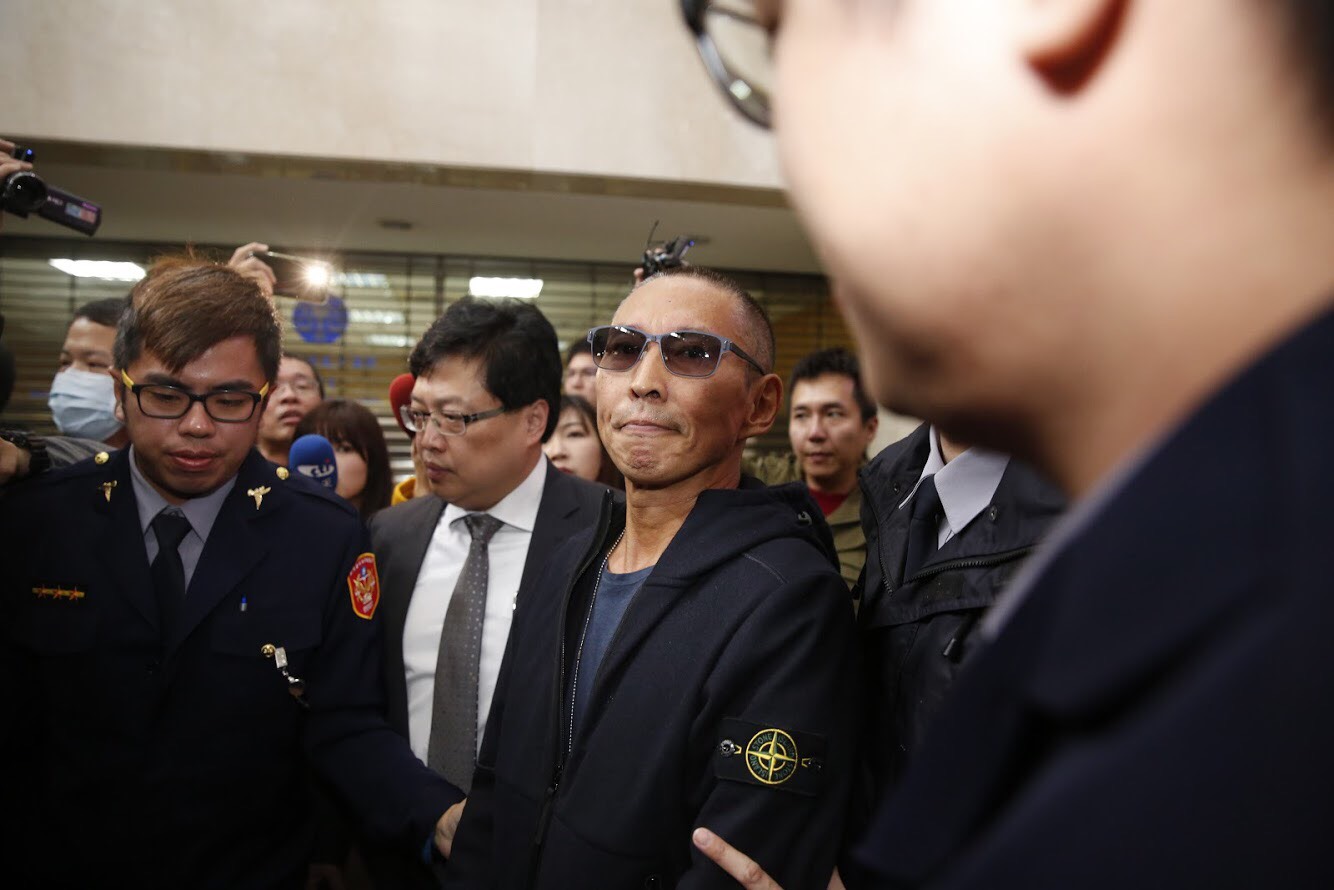 鈕承澤性侵事件越演越烈，今（10日）早他赴北檢應訊。