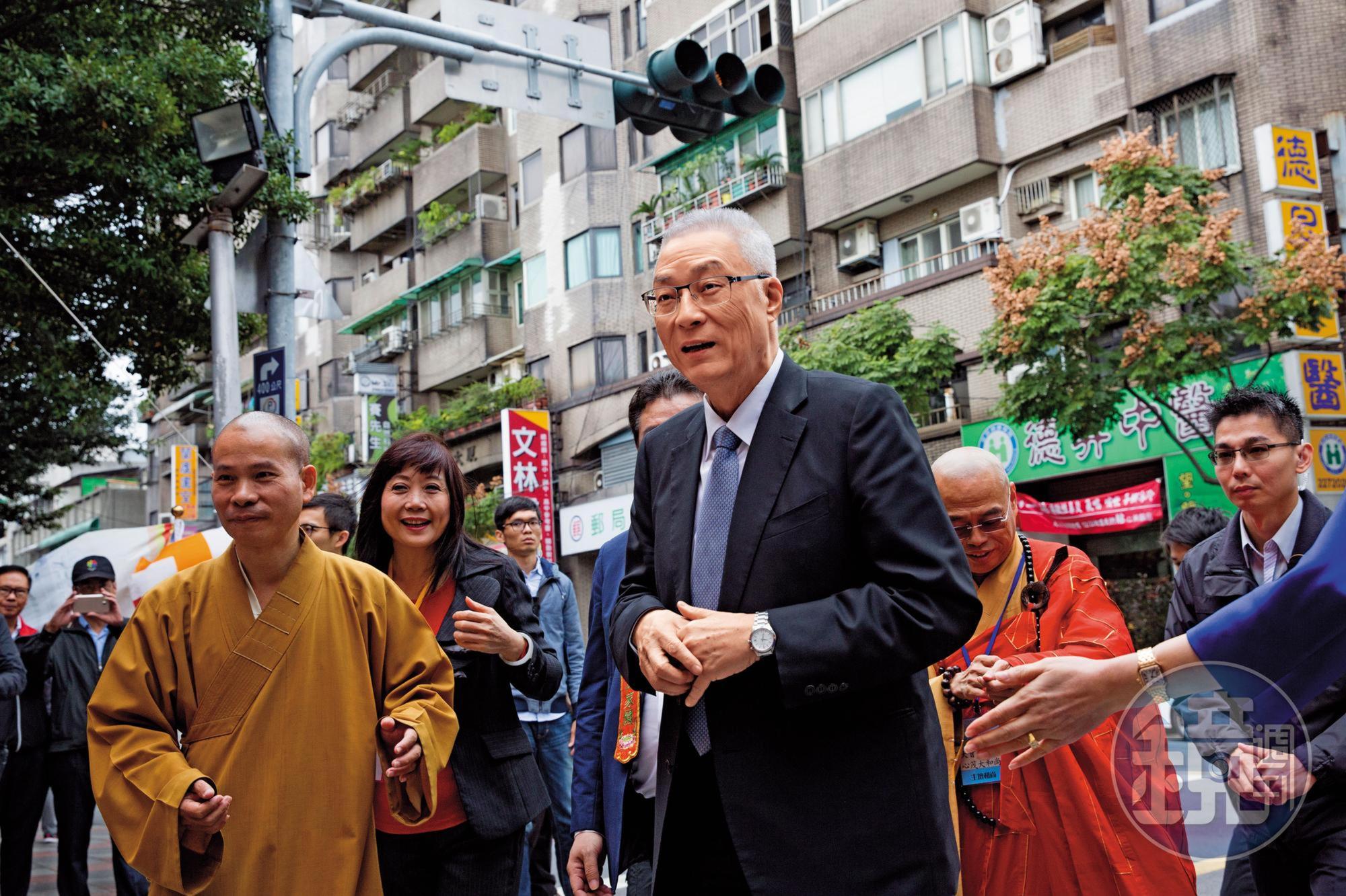 國民黨主席吳敦義6日邀黨籍立委餐敘，確定啟動黨內改組，納入中生代，重塑國民黨形象，為2020鋪路。