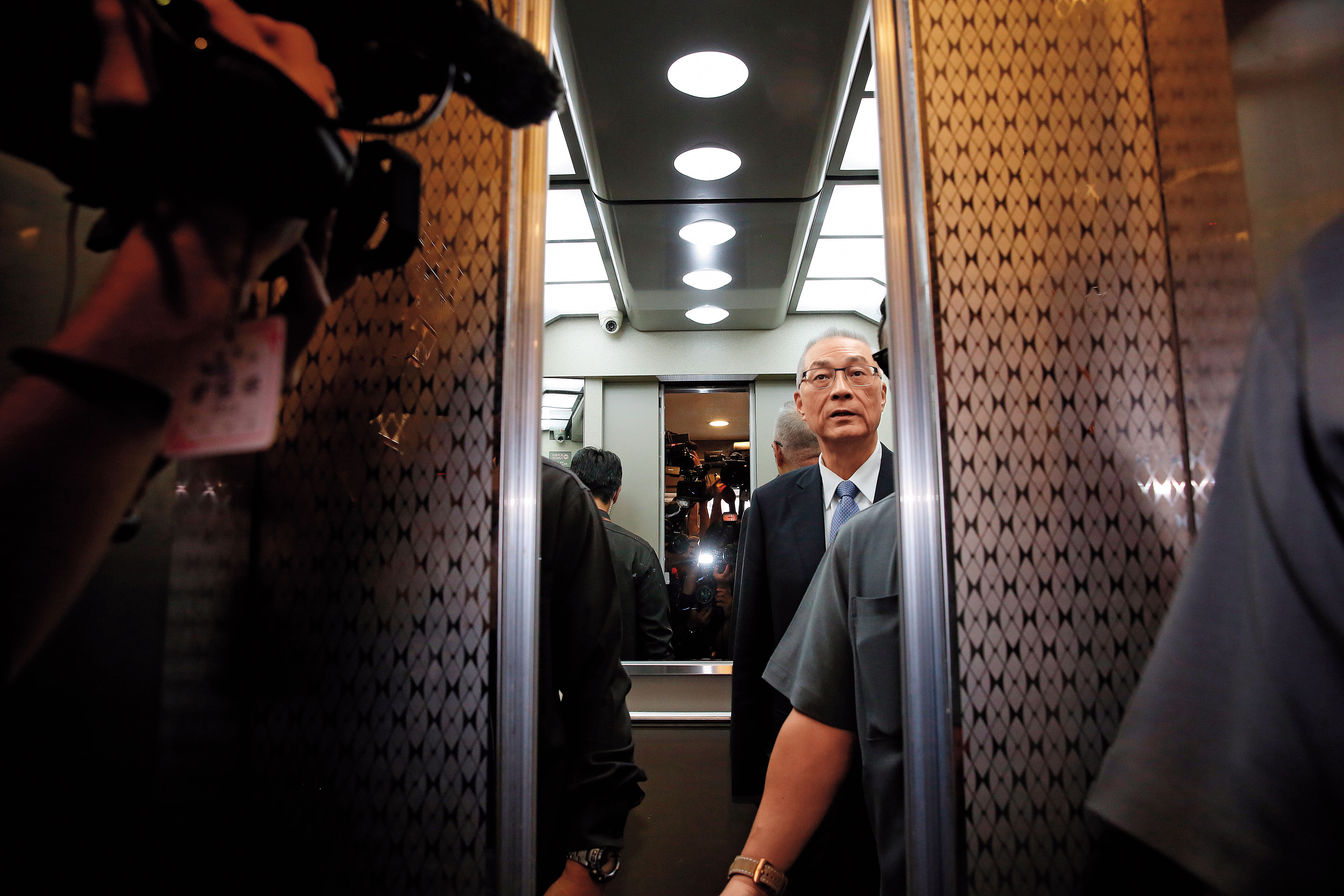 吳敦義認為在表態參選2020前，要先交出正副議長選舉、立委補選的好成績。