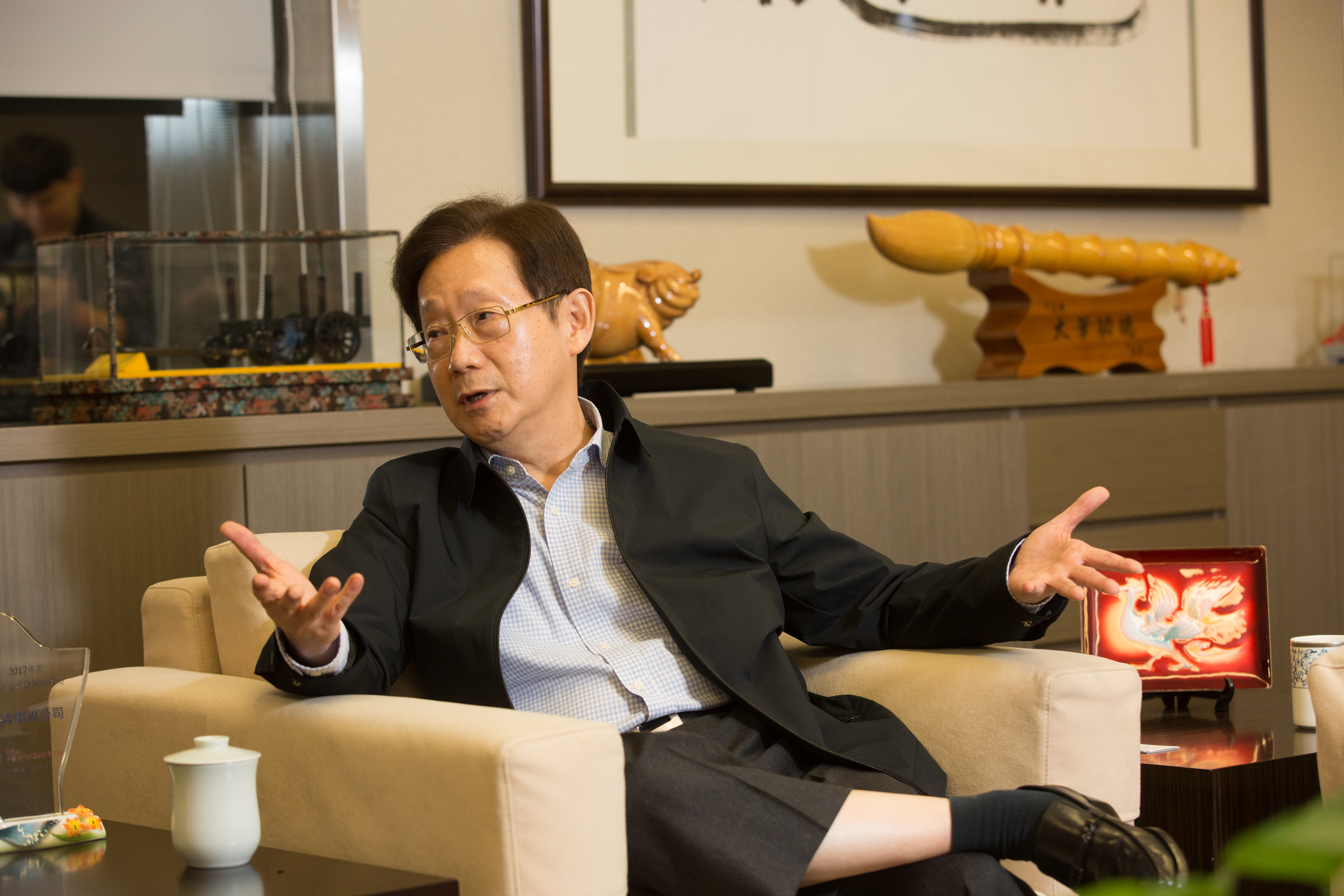 林文淵結盟吳乃仁家族，加上中資介入，明年1月31日舉行的台苯股東會煙硝味十足。