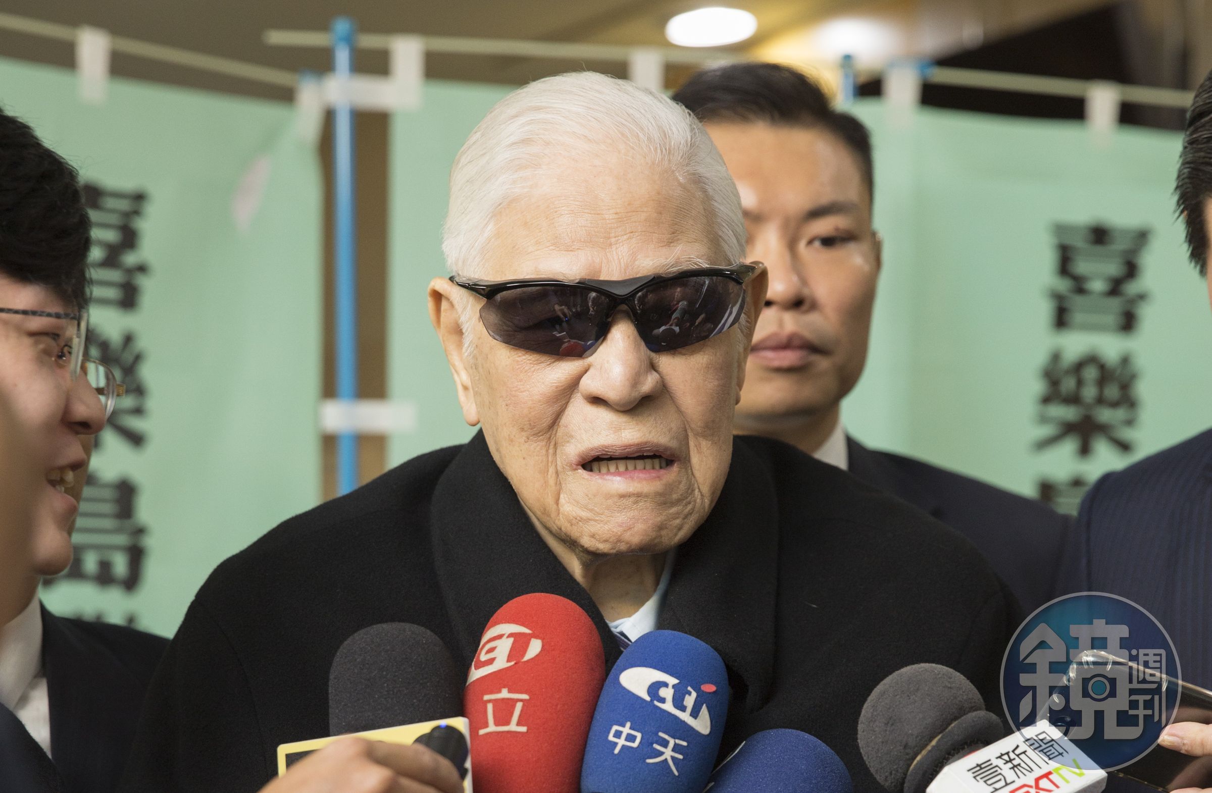 由於跌傷復原良好，前總統李登輝今天下午轉一般病房休養。