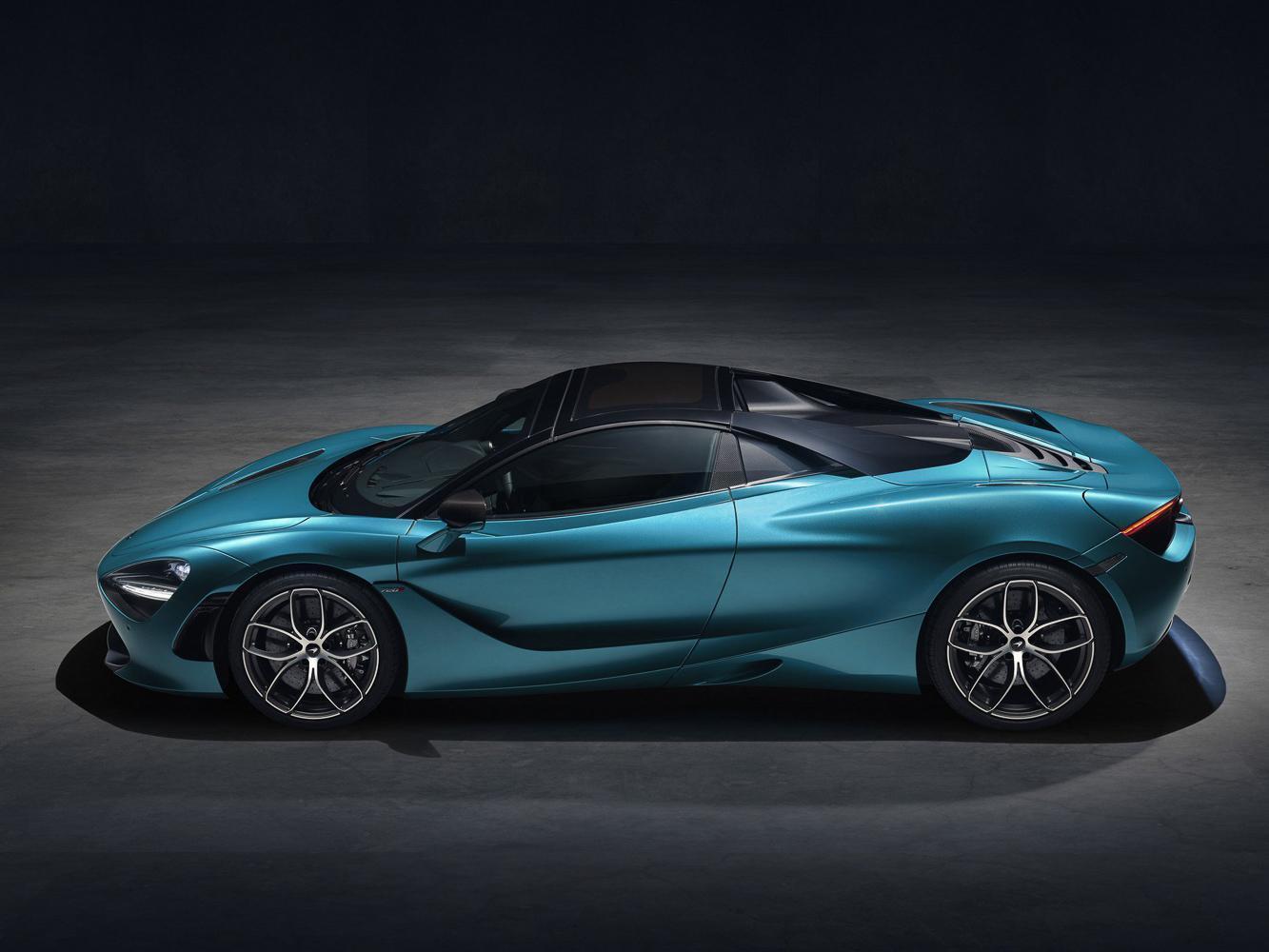 原廠也替720S Spider添增了固定式的碳纖維支架，為車上的乘員提供更佳的防側翻保護。 