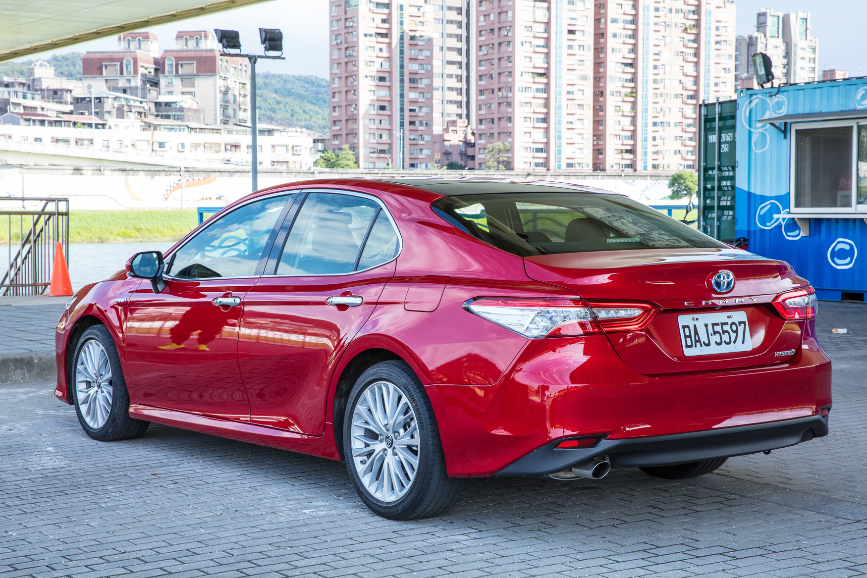 【神車再進化02】TOYOTA CAMRY HYBRID顛傳統 動力操駕篇