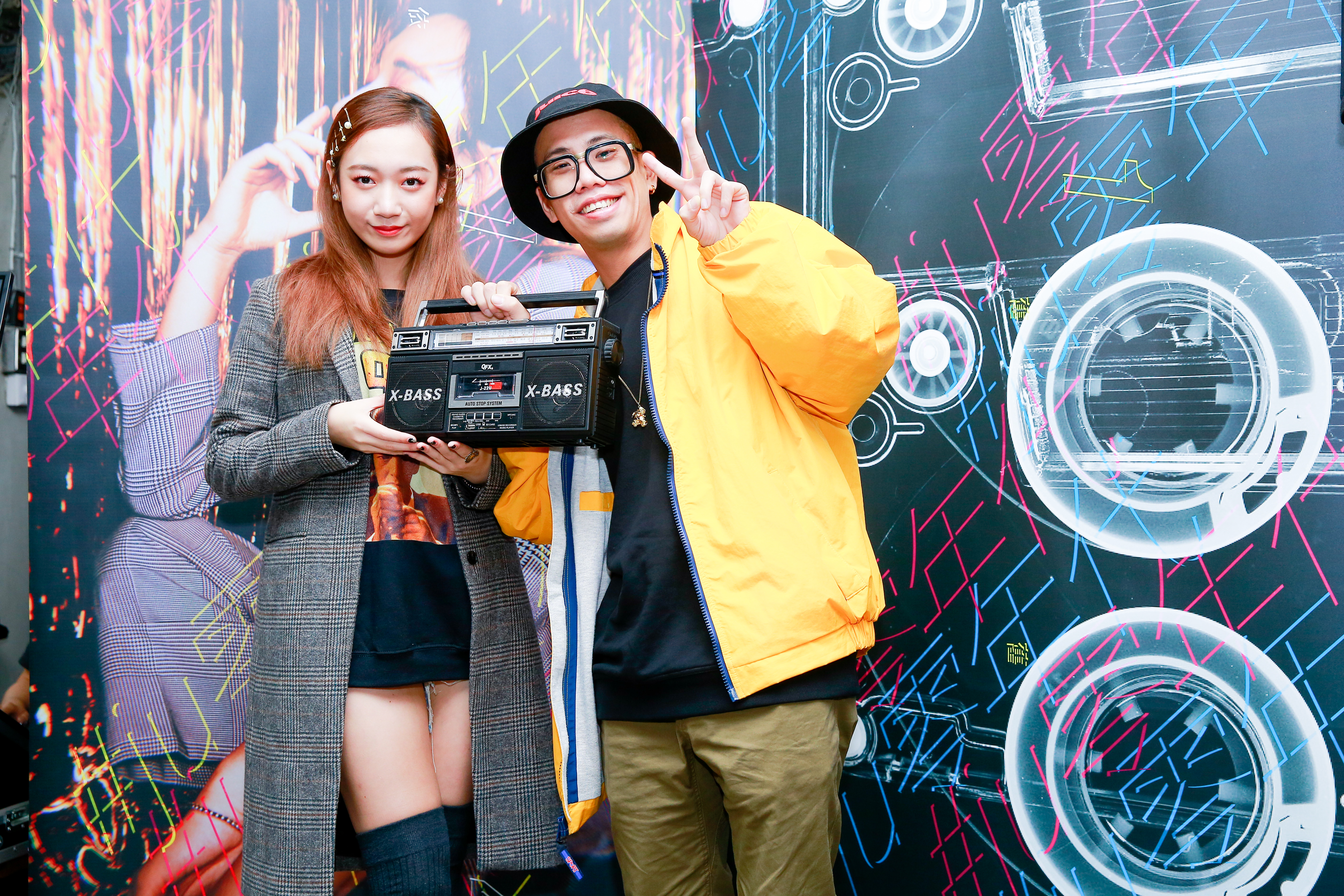 吳卓源為新專輯《1994依舊舊事》舉辦發片記者會，好友呂士軒站台打氣。