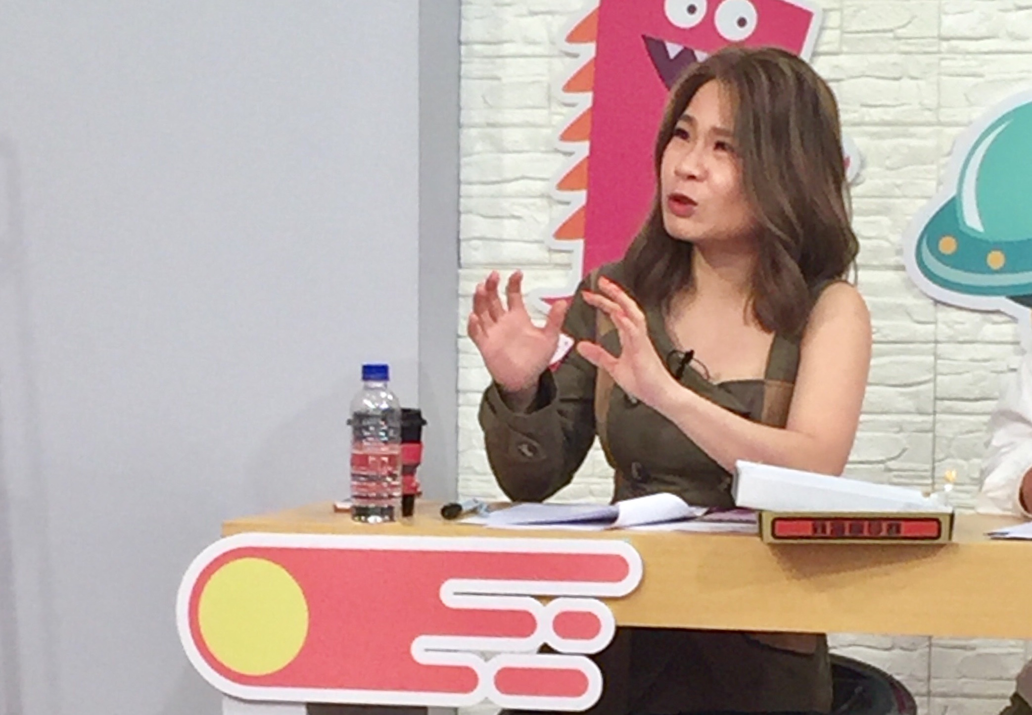 符瓊音歌唱得好，當評審也相當嚴格。（決戰17聲展台提供）