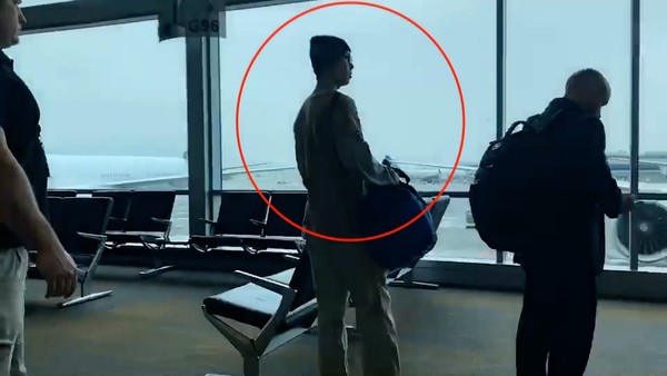 孫安佐10日一早搭乘美國聯合航空公司班機，從美國華盛頓搭機回台，離開後將永遠不得再入境美國。（東森新聞畫面）