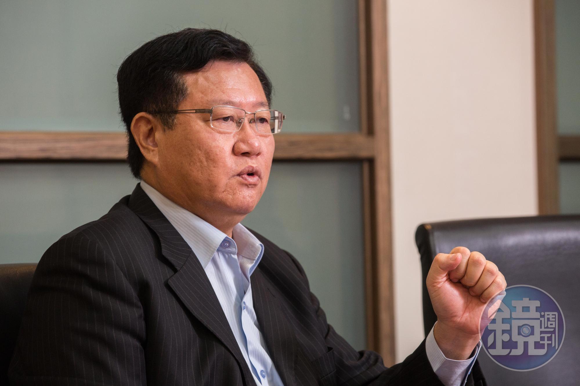 創業初期，蔡裕慶以21坪的小工廠為家，冬天得燒開水兌冷水才能洗澡。