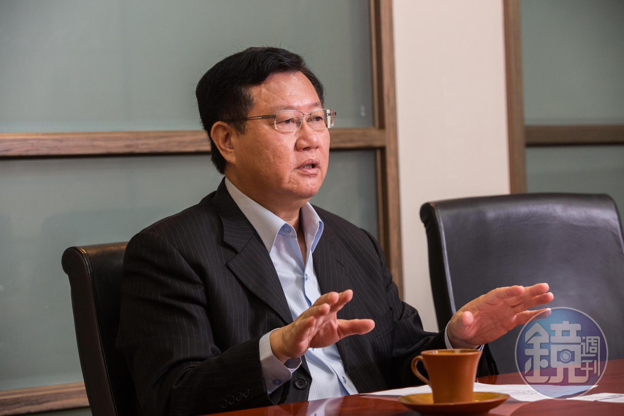 蔡裕慶喜歡閱讀,他說許多在工作上的判斷,都來自於日常的閱讀。