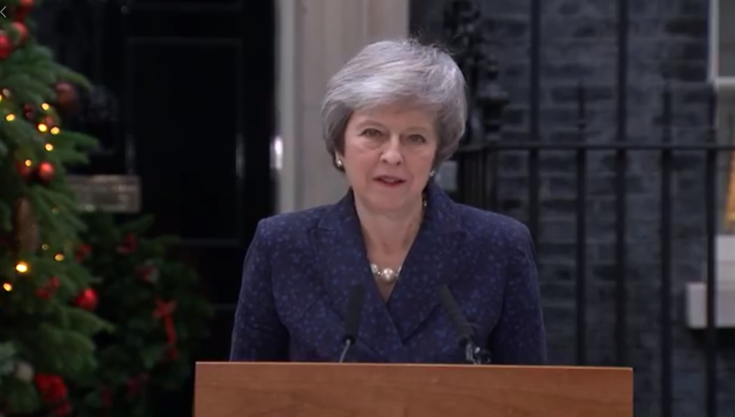  英國首相梅伊的執政權將面臨挑戰，保守黨議員對梅伊發動不信任投票，意要對翻梅伊政權。（翻攝自BBC NEWS）