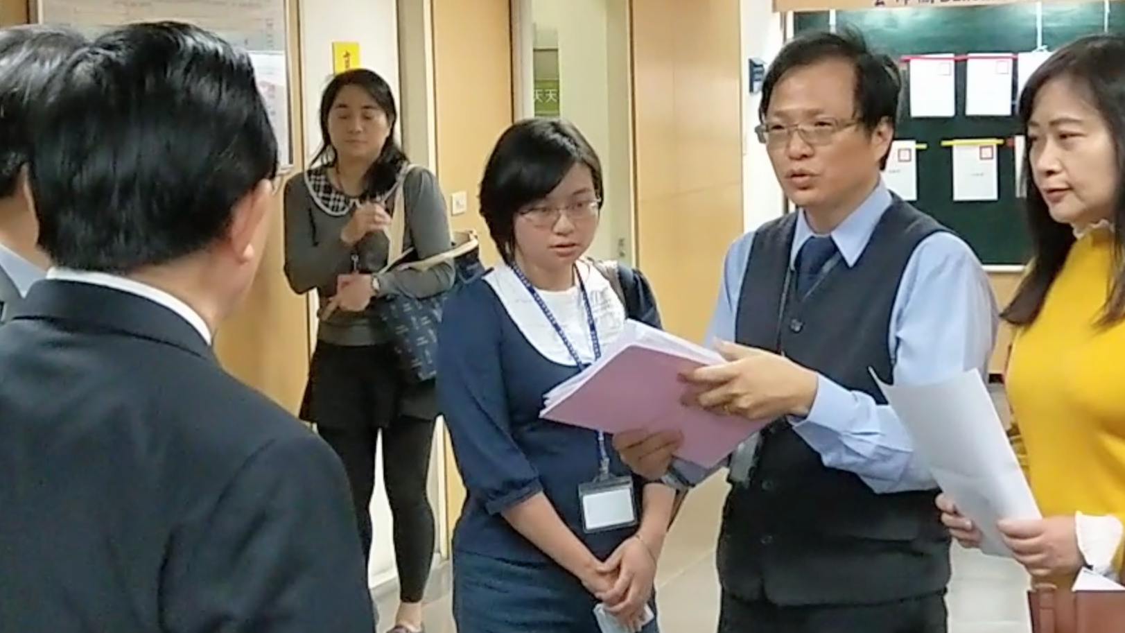 台北地院公開抽籤後,將由曾審過陳水扁國務機要費案及馬英九特別費案的徐千惠庭長(中) 組合議庭審理。
