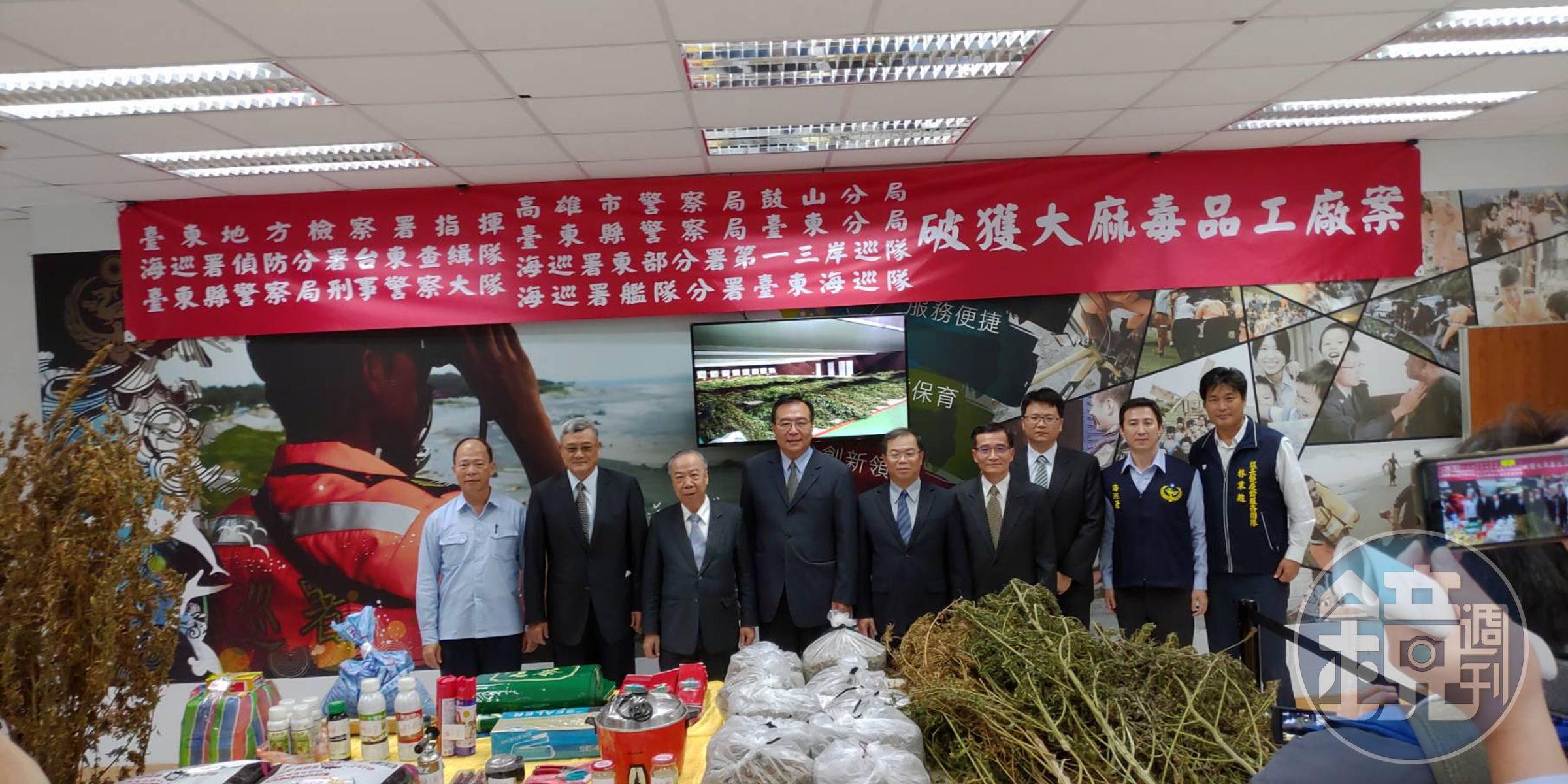 檢察總長王盛添前往慰問有功人員。（翻攝畫面）