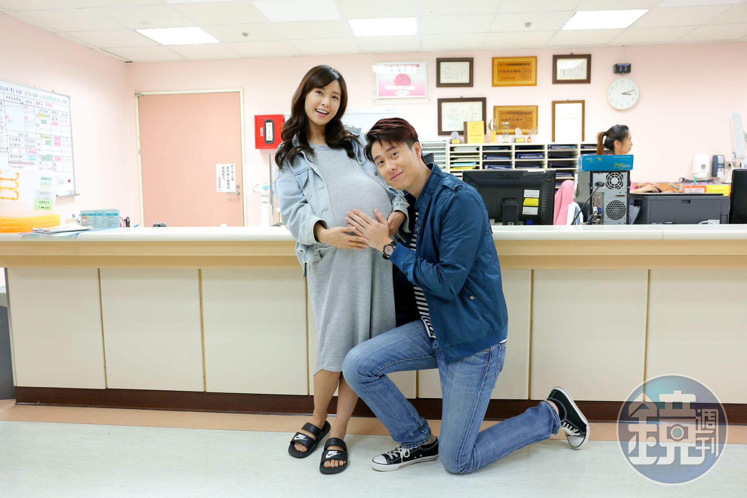 大元裝了假肚子，當場孕婦魂上身。（TVBS提供）