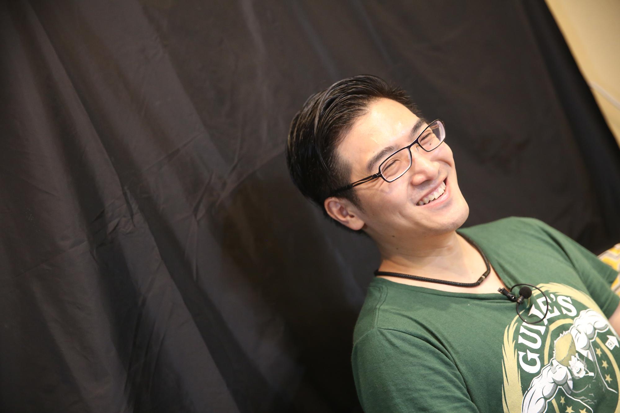 台灣知名職業格鬥遊戲選手GamerBee，成為圓剛全球形象代言人。