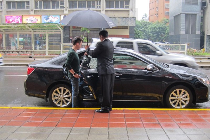 Uber遭民眾投訴放鴿子還扣手續費，公司回應是溝通有差距。（讀者提供）