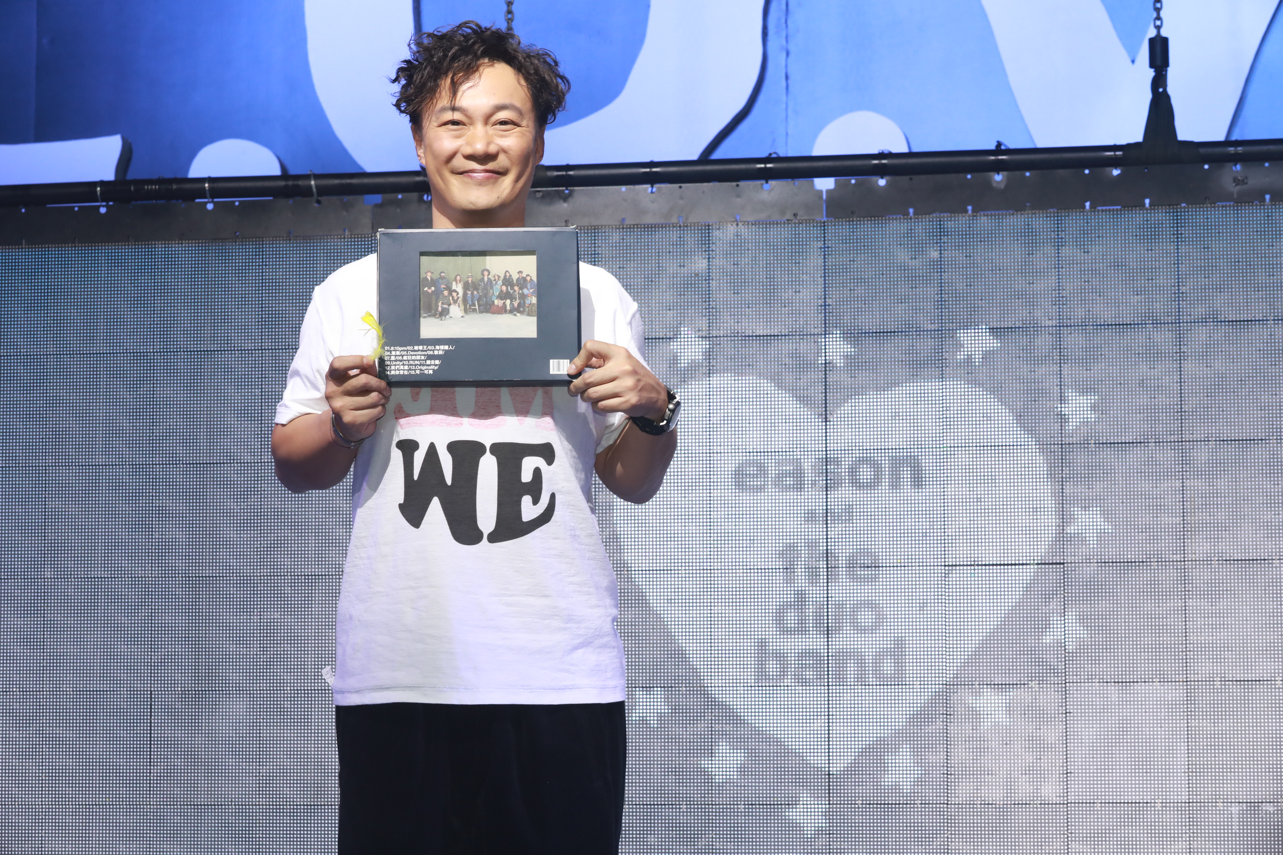  陳奕迅的新專輯《L.O.V.E.》收錄由盧凱彤創作的國語新歌、是值得一聽的感人作品。（環球提供）