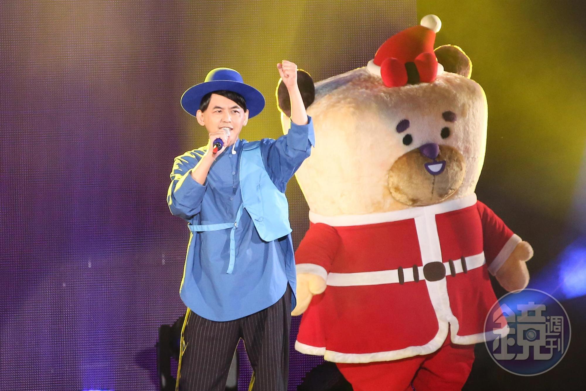 黃子佼首度站上萬人戶外演唱舞台，演唱新歌〈同樂會〉。