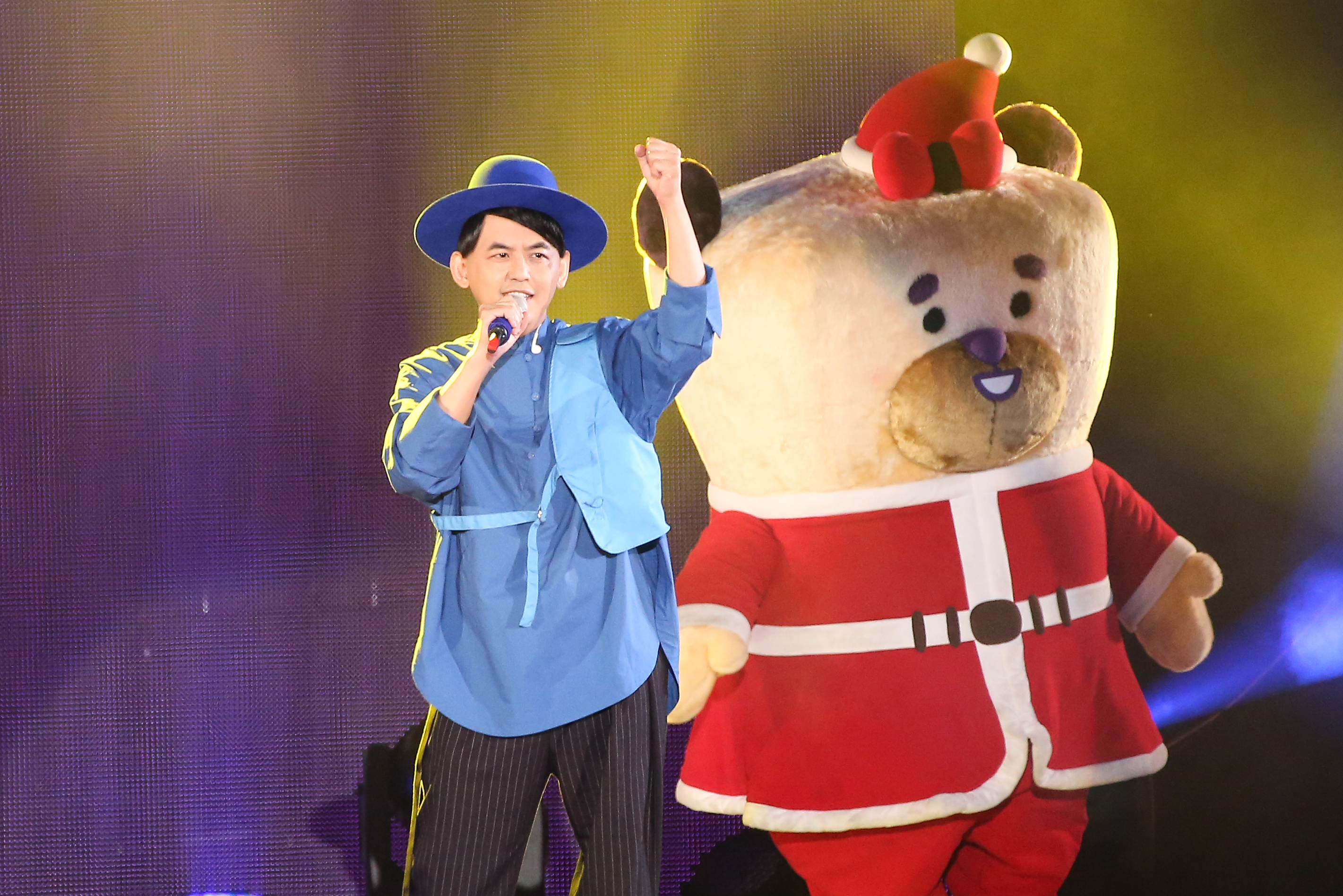 黃子佼首度站上萬人戶外演唱舞台，演唱新歌〈同樂會〉。