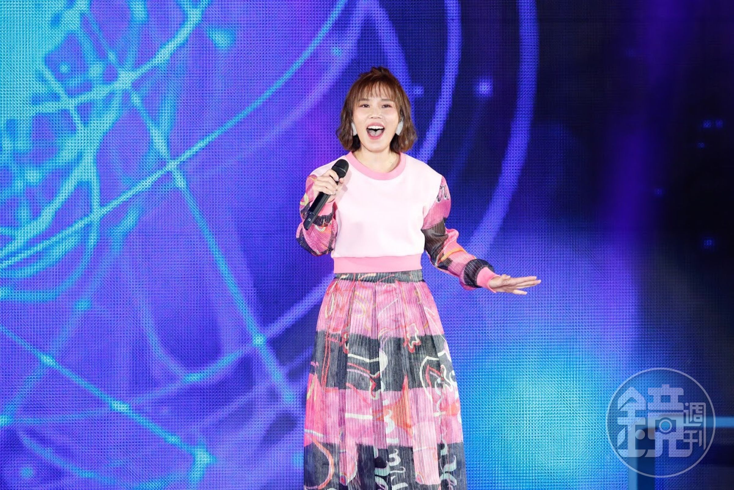 鐵肺歌手李佳薇演唱多首飆高音歌曲，震撼力十足