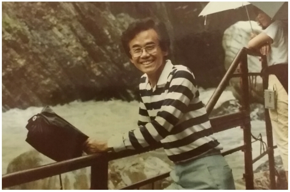 舊照的方振淵笑容親切，心中卻隱藏一段不想談的過去。90歲的他，現在已是一間亞洲數一、數二的翻譯公司董事長，直到這幾年，他才願意談去政治受難的灰暗回憶。（方振淵提供）
