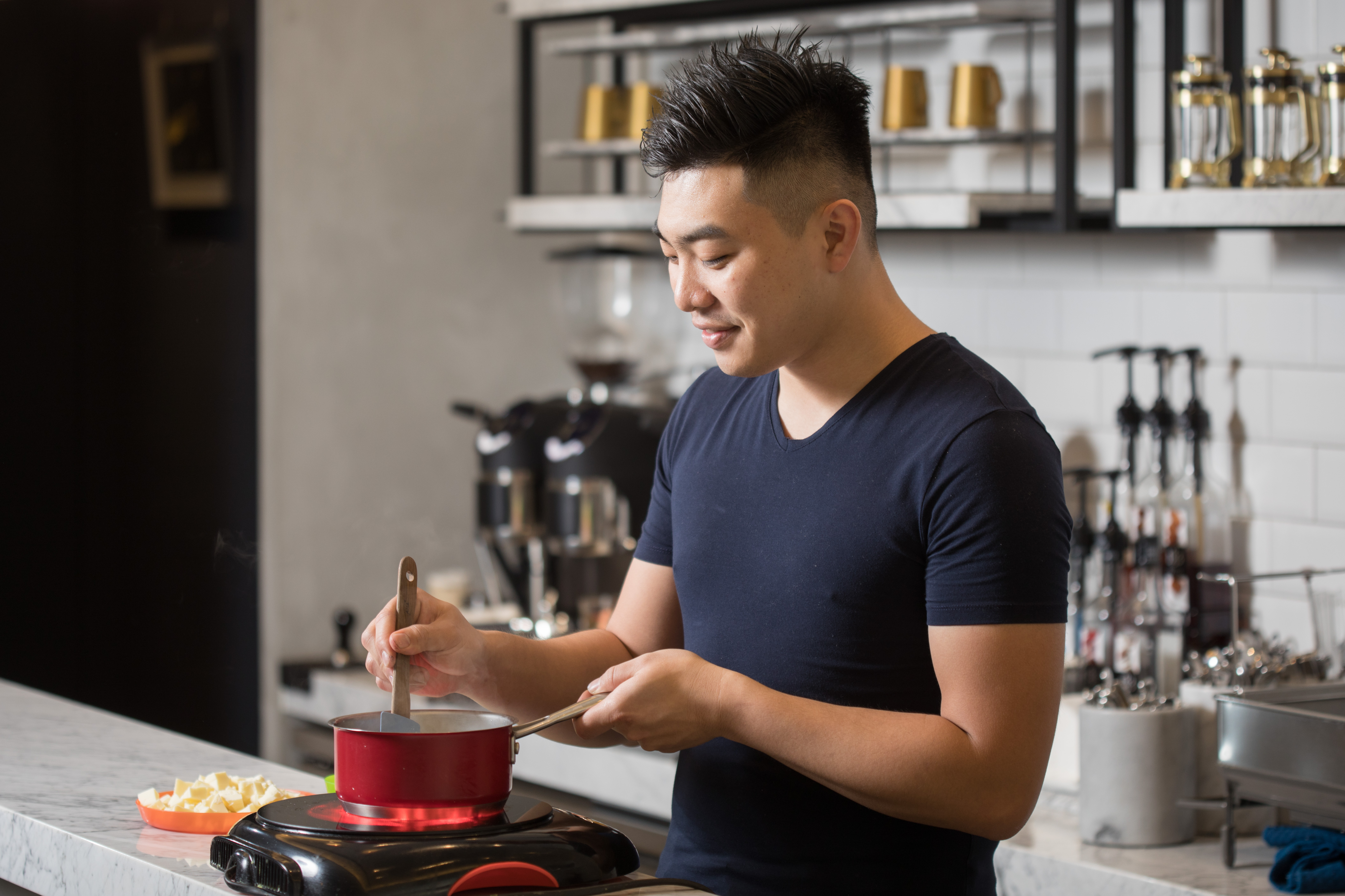 「Siang Hao Patisserie法式甜點」店主羅暐翔創作的甜點，辨識度很高。