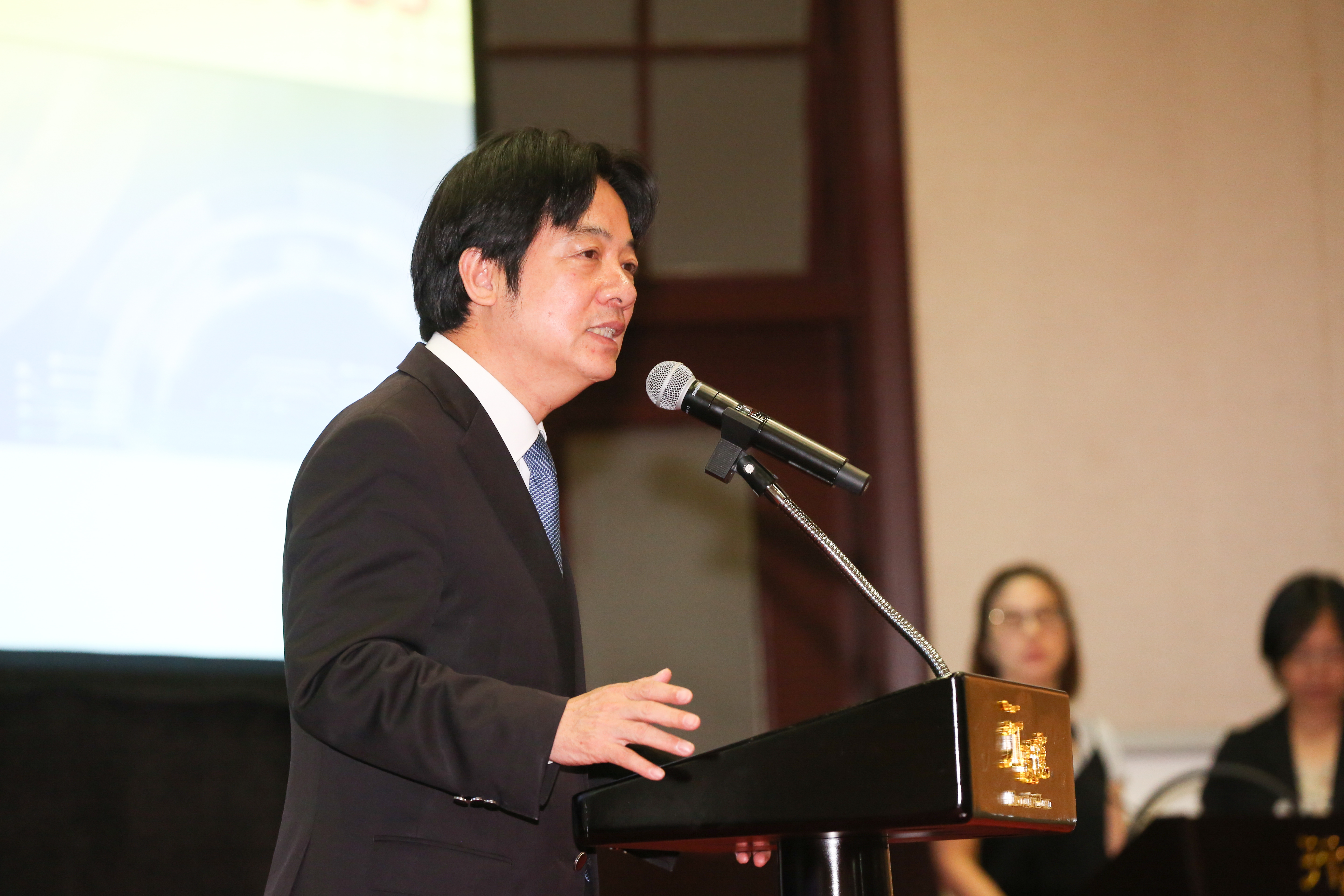 綠營人士認為若賴清德總辭，那麼選區重劃案也將擱置。