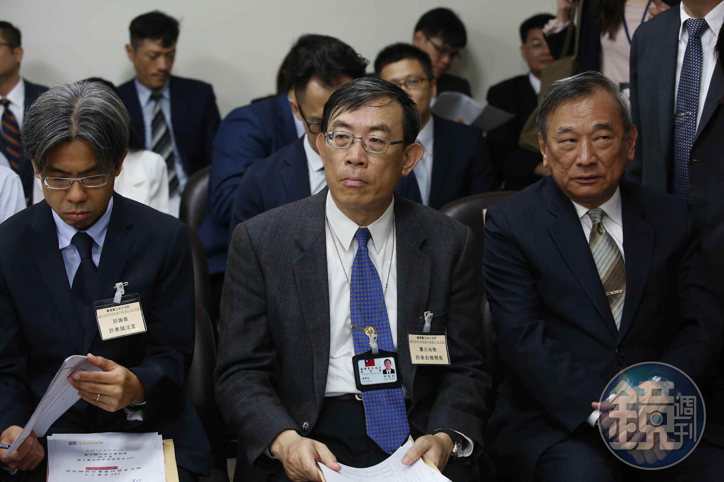 辦案出身的北檢檢察長邢泰釗（中）從半年前就佈下重兵反賄選，要求警方全力提供情資，果然至今已查獲10件賄選案。