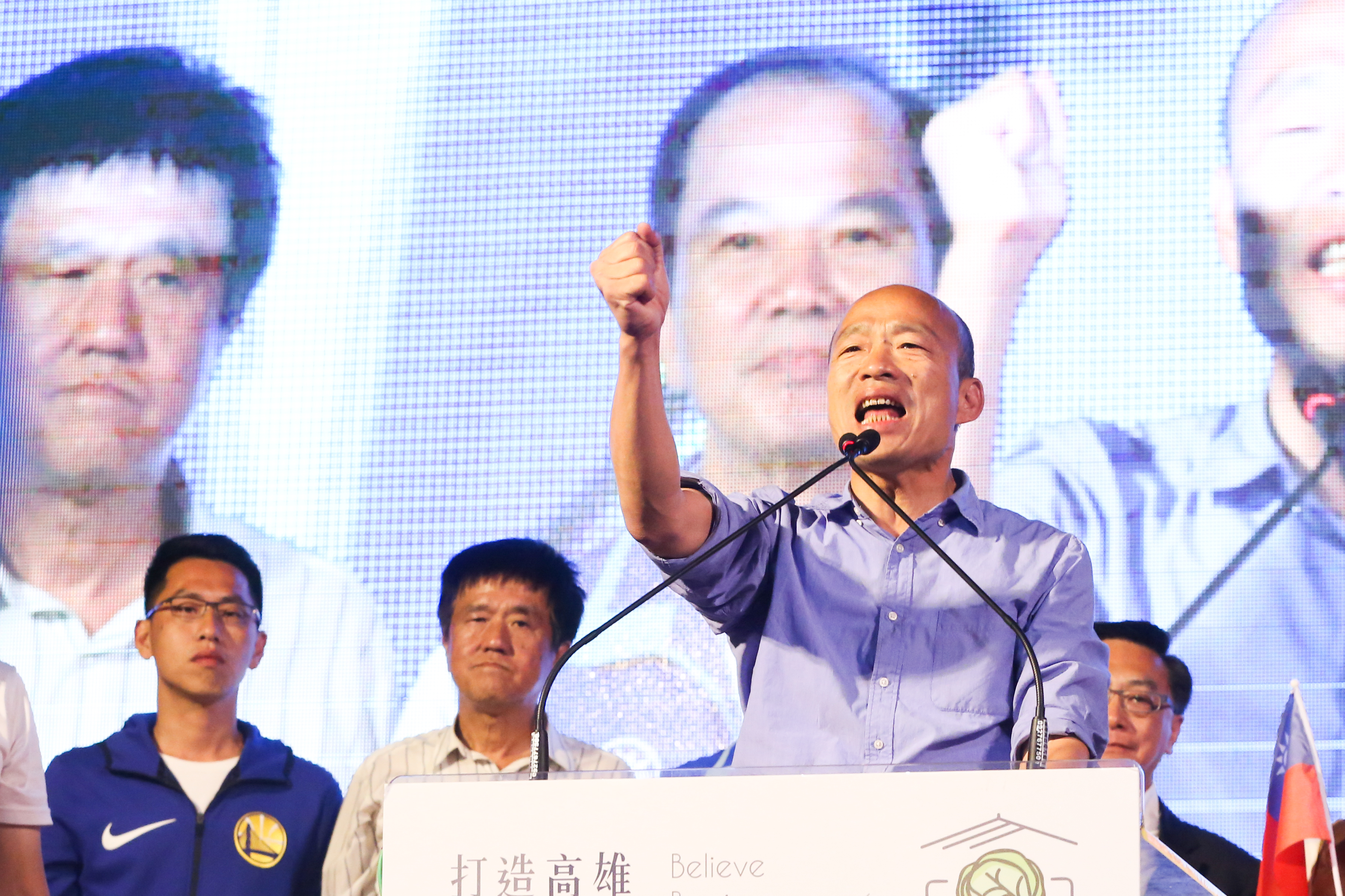 高雄市長當選人韓國瑜曾在選前承諾邀請迪士尼到高雄，又在當選後改口「不是想蓋就蓋」。
