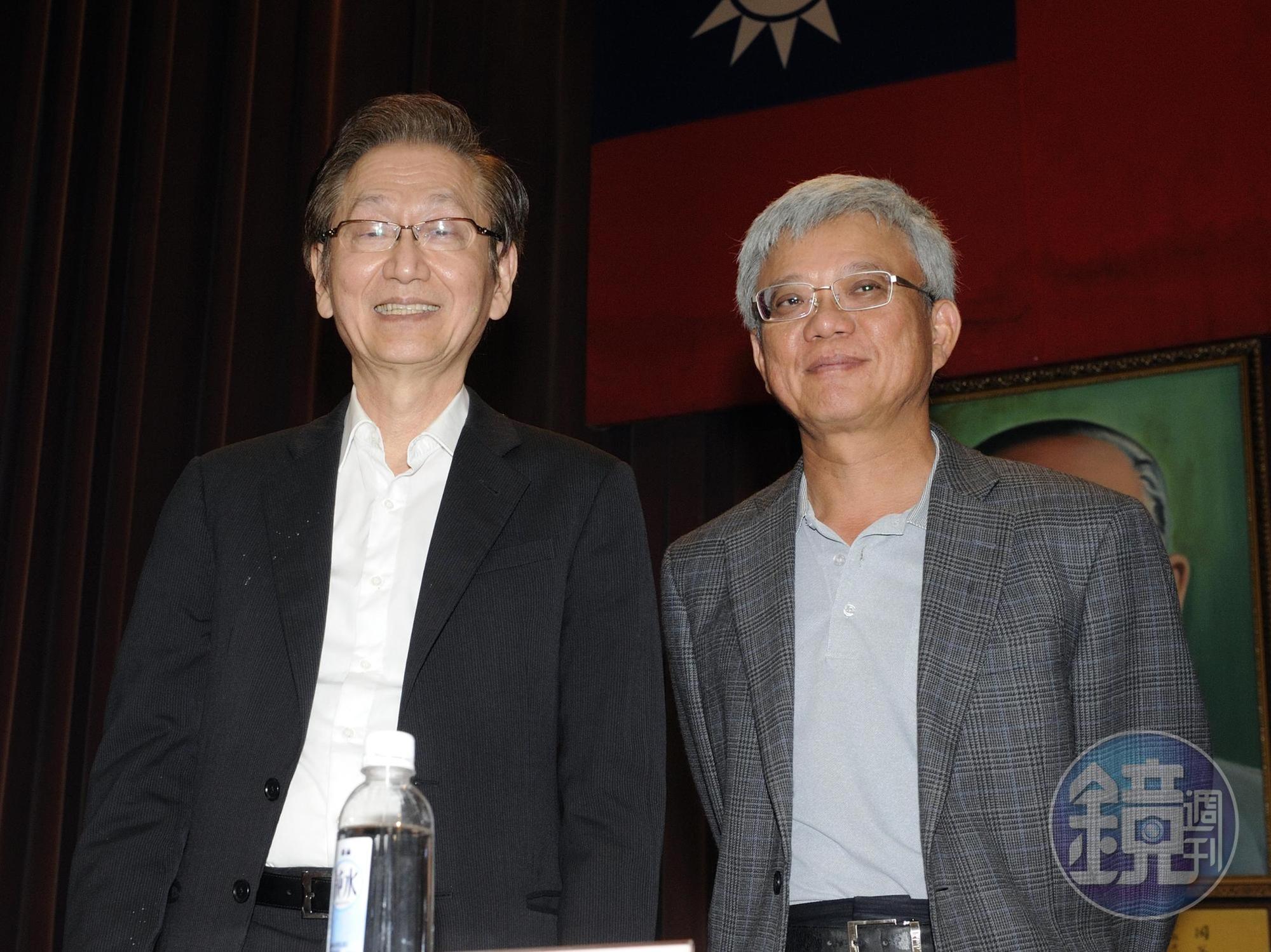 施崇棠2年多前啟動接班計畫，邀請創辦人之一的徐世昌（右）回鍋擔任策略長。