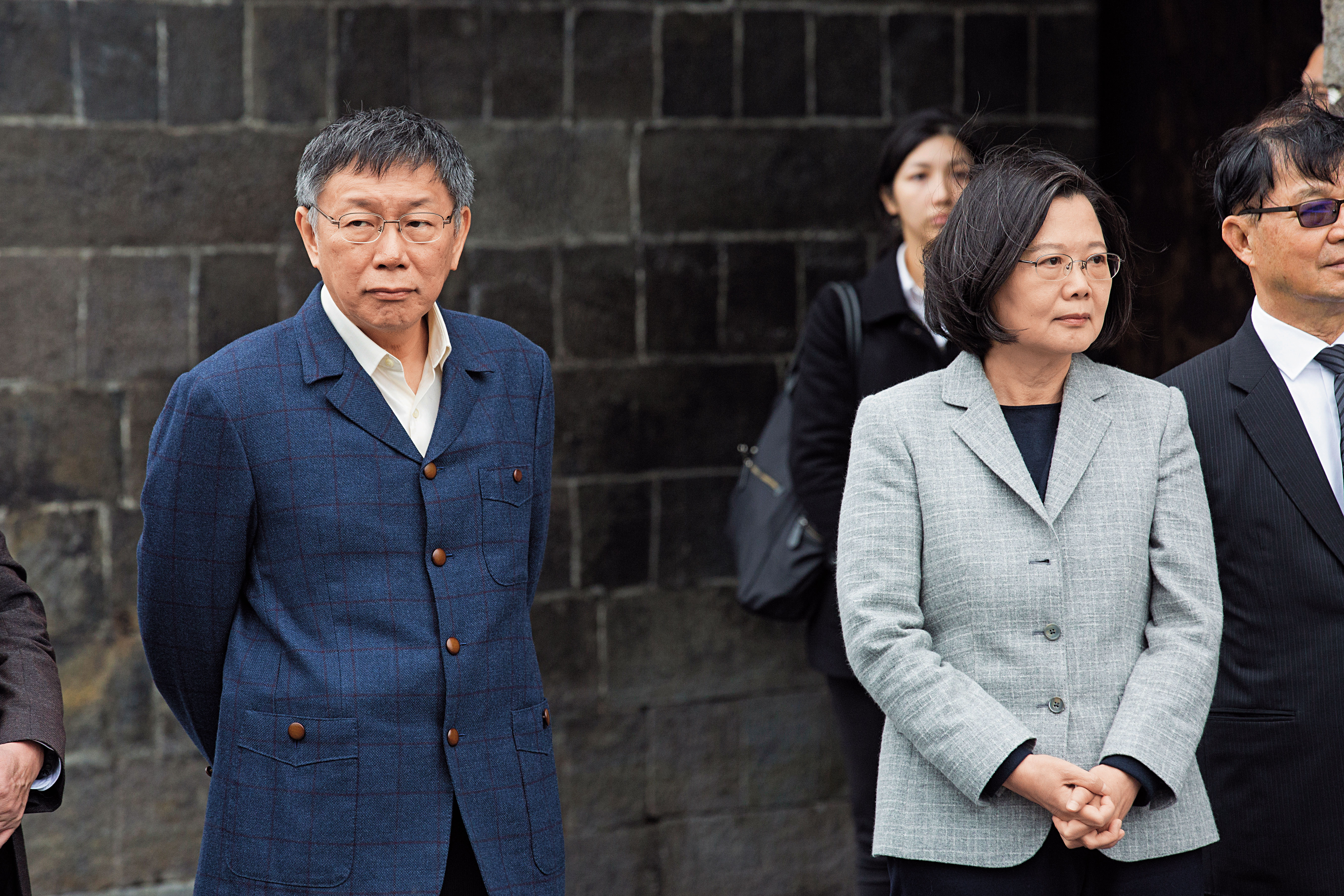 上星期柯文哲在北門與蔡英文見面，雙方互動生硬，缺少溫度。