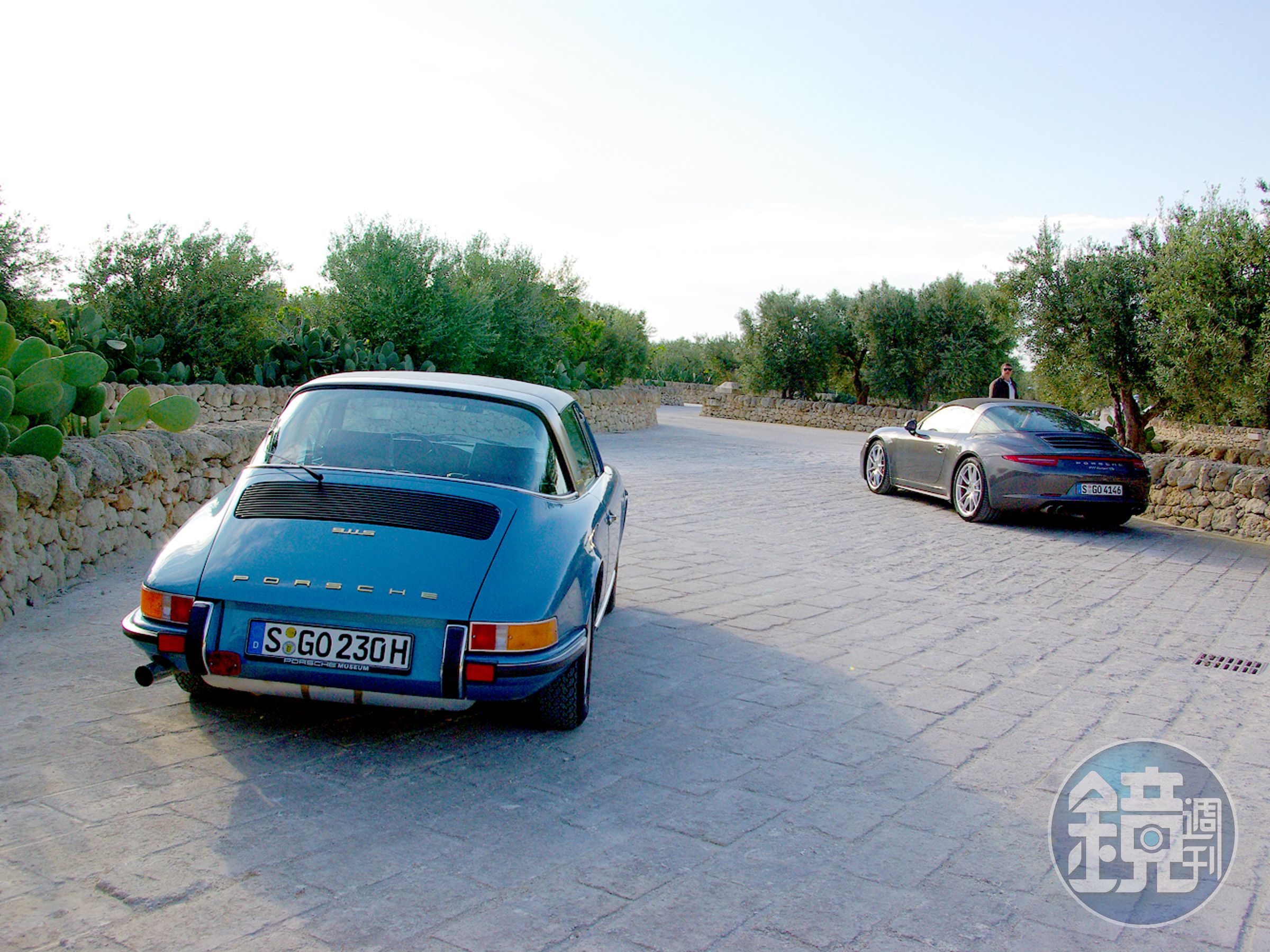 越老的911，頭輕尾重越是顯著。當時PORSCHE在初代911前保桿塞入鐵塊，當下的我立馬理解。這鐵塊不只是鐵塊，而是保命丹。