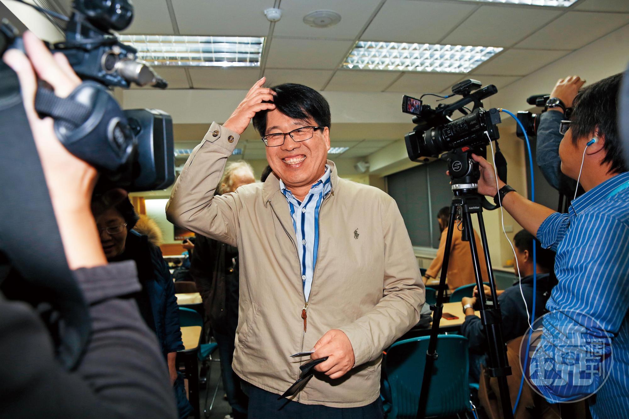 台灣民意基金會董事長游盈隆(圖)也登記參選民進黨主席,將與卓榮泰爭奪黨魁寶座。