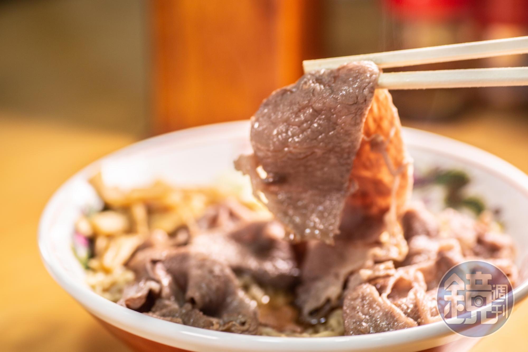 每日限量的「飛驒牛拉麵」，只取和牛牛肩肉。（日圓1,500／份，約NT$416）