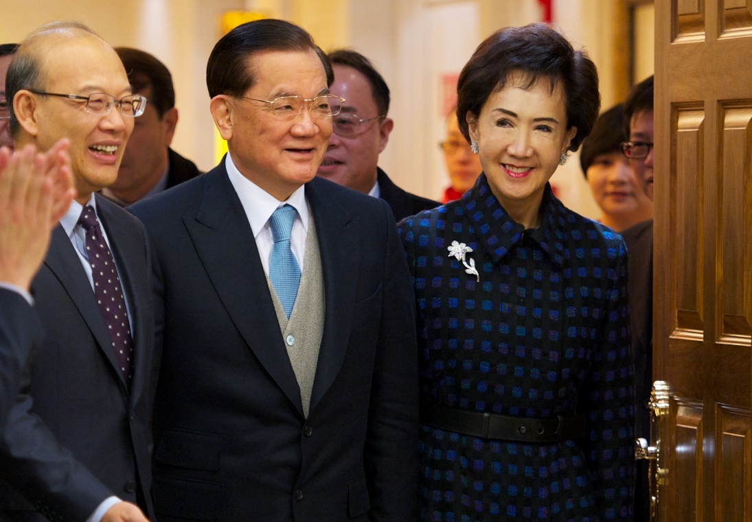 國民黨前主席連戰與夫人連方瑀對寒舍艾美酒店情有獨鍾，不只女兒歸寧宴，連兩人50週年金婚也在此設席。（東方IC）