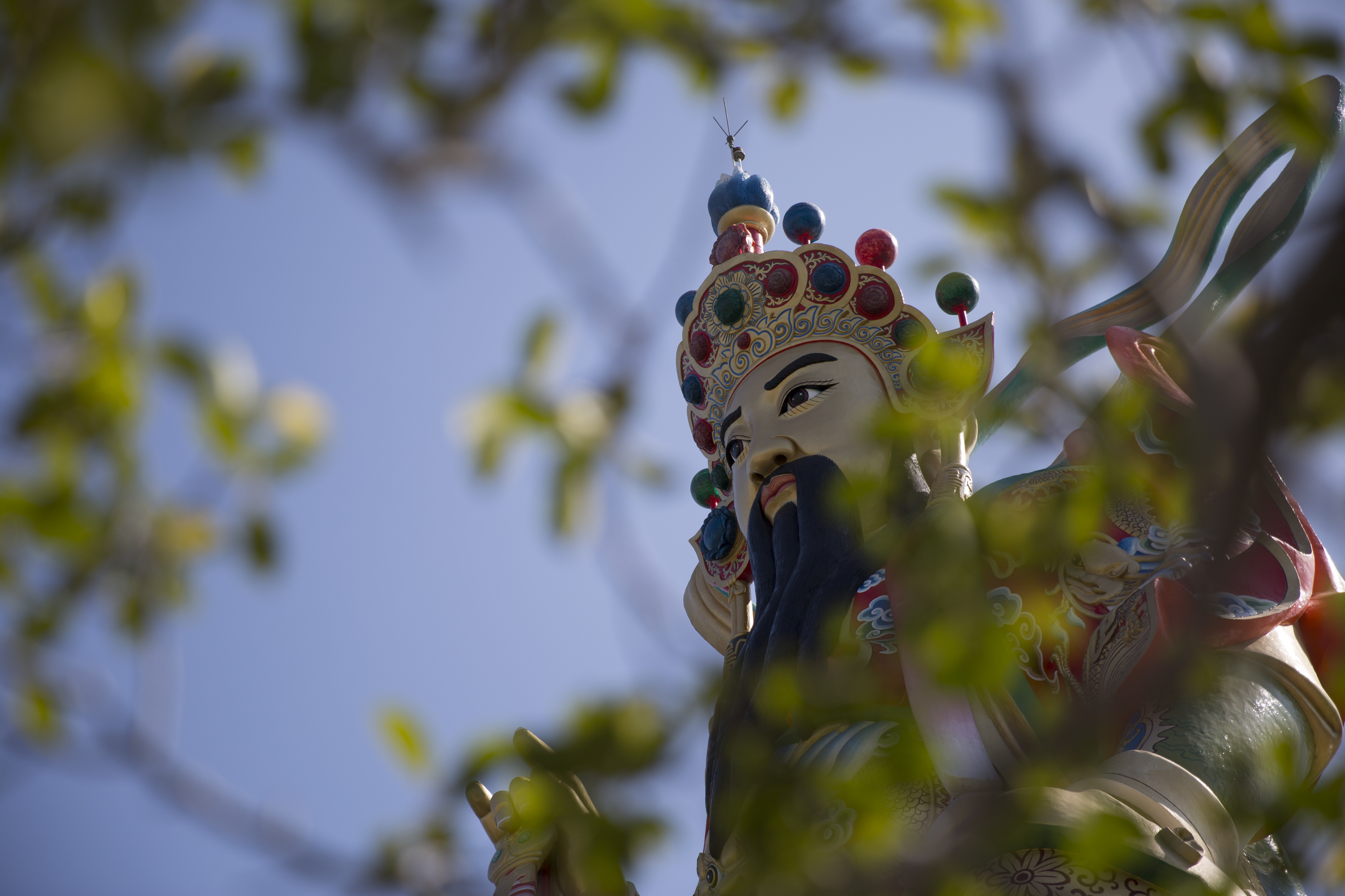大神佛像曾是台灣人一窩蜂熱的觀光景點，從中能看出台灣經濟的發展、台灣人對信仰的態度，近年來中國更是以宗教交流為由，一點一滴收買台灣人的心。