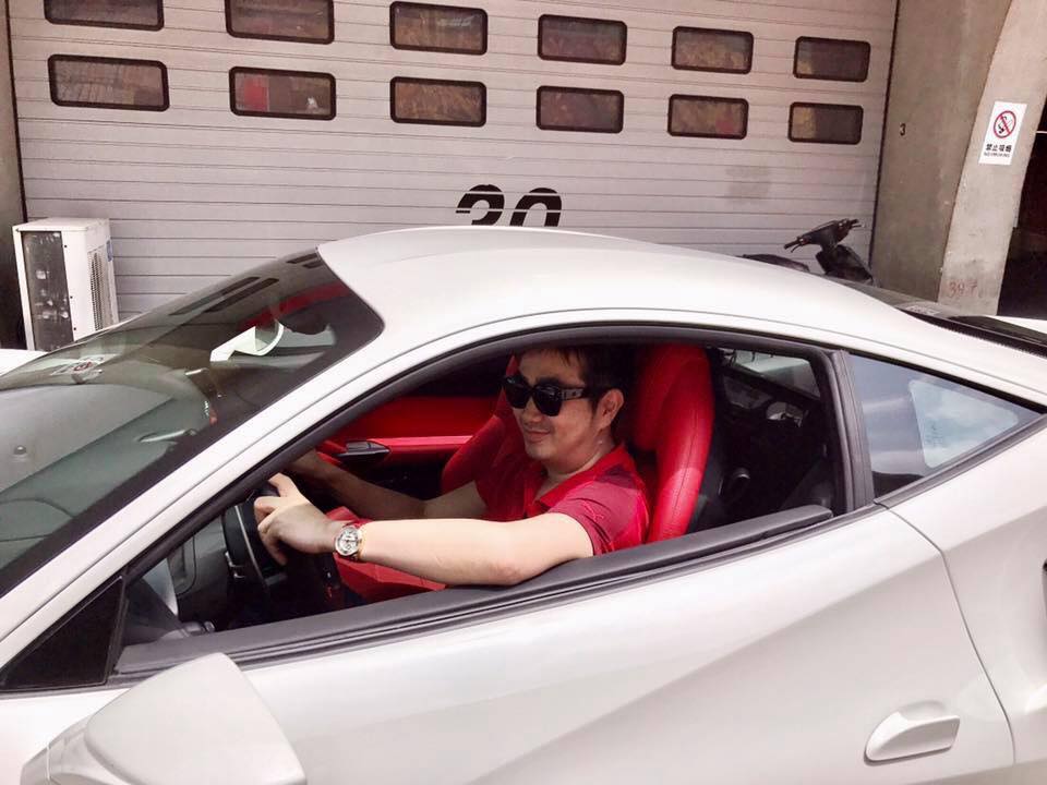 白色法拉利車主彭醫師深有感觸，連續發文表達看法。（翻攝彭玉文醫師臉書）