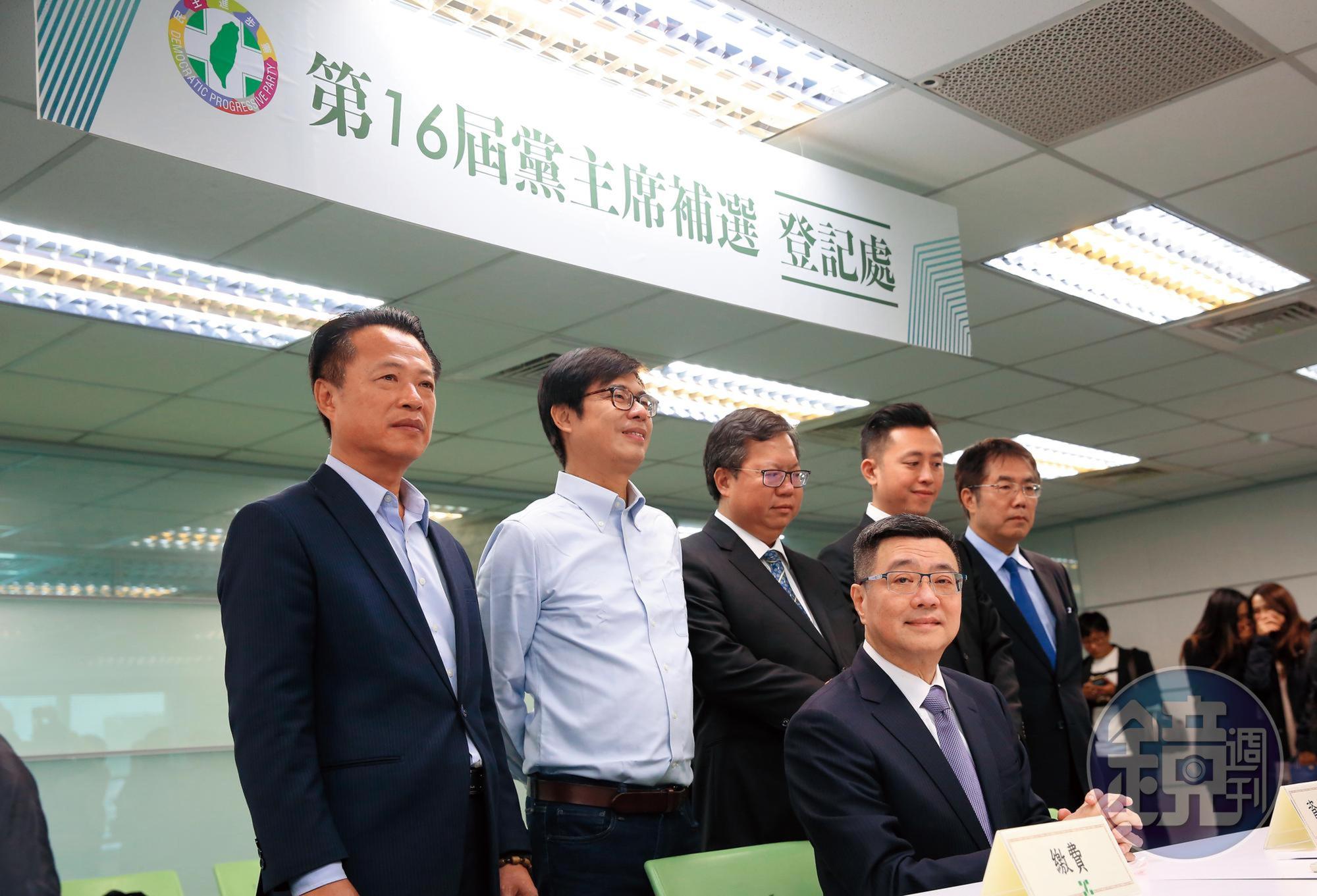包括桃園市長鄭文燦等民進黨中生代，14日陪同卓榮泰登記參選。
