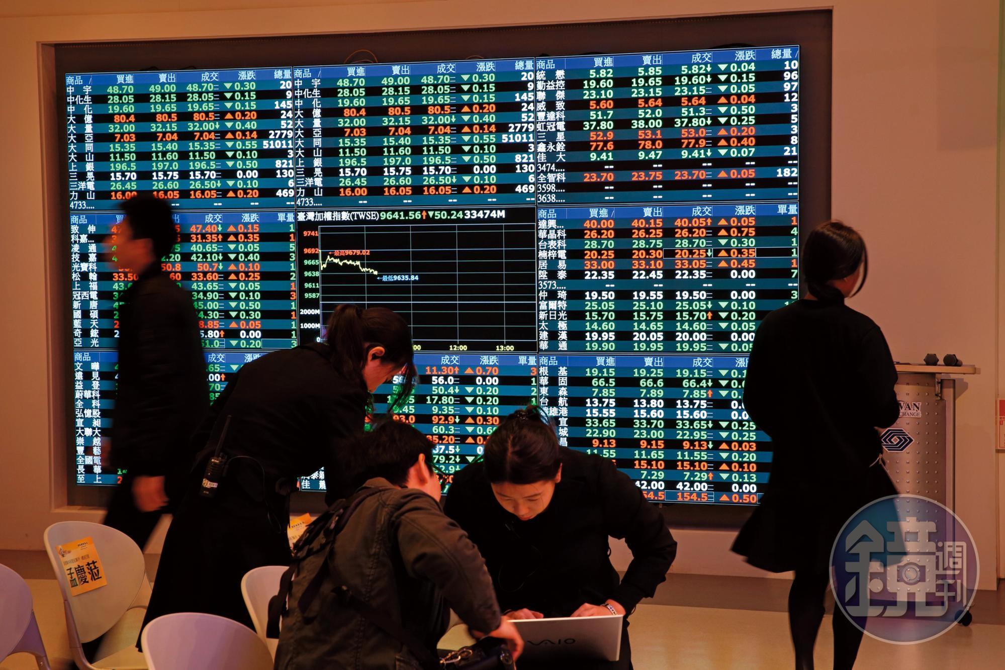 專家建議，退休想靠股利生活，存股最好別買易受景氣影響、獲利不穩的個股。